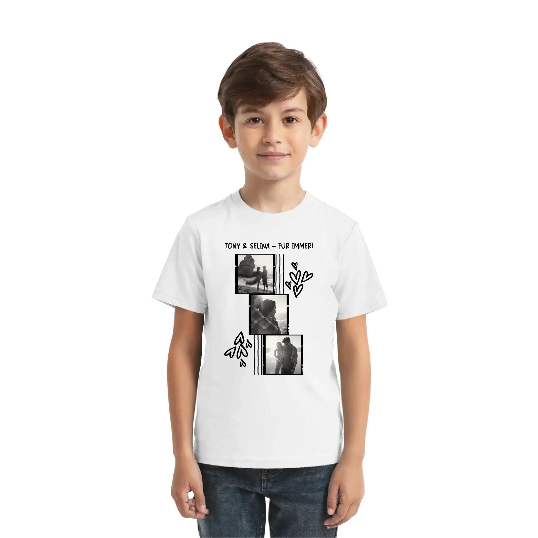 Weißes baumwoll-t-shirt mit schwarzen fotodrucken und herz-doodles aus der statement-collection mit wunschtext