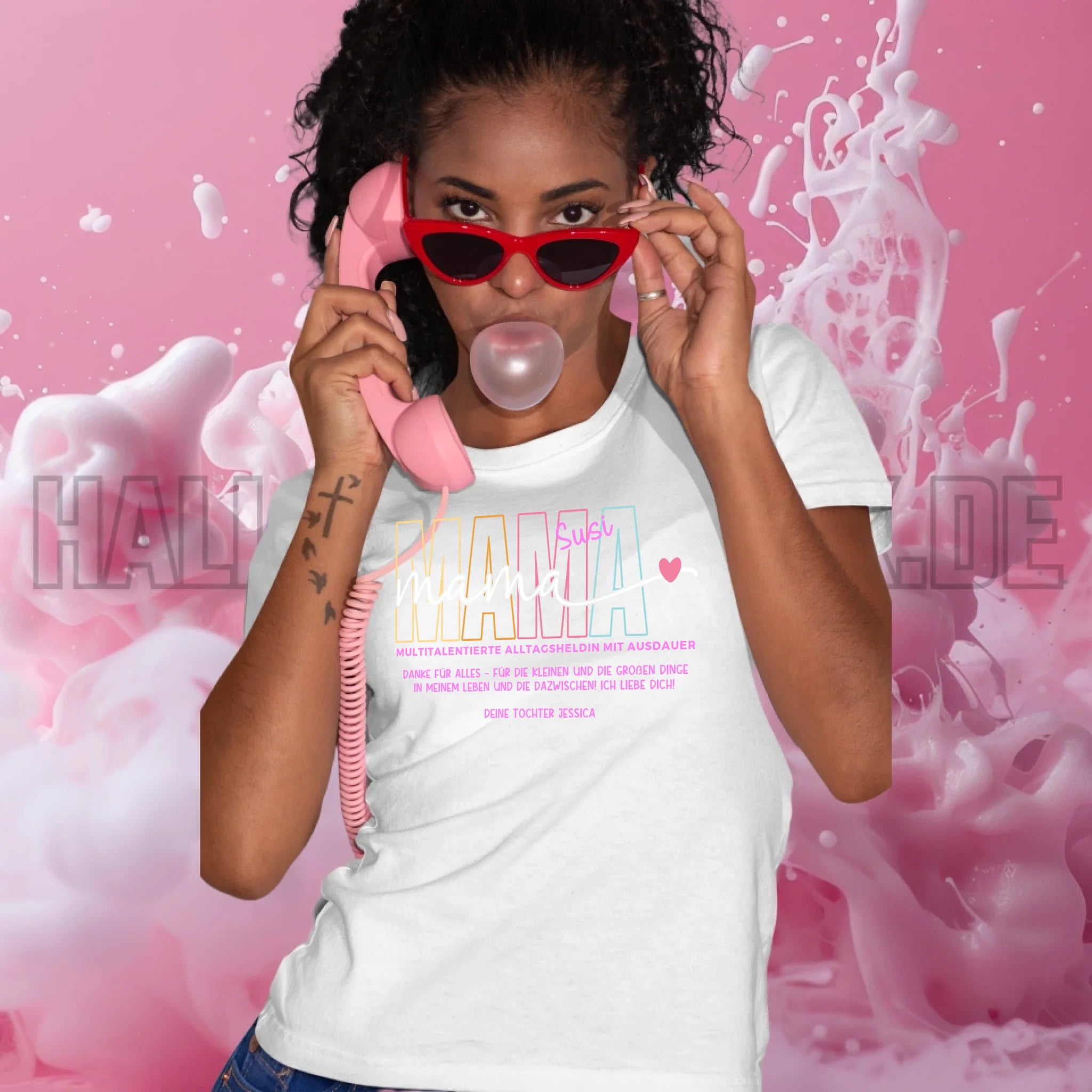 MAMA: Multitalentierte Alltagsheldin mit Ausdauer + Wunschname + Botschaft • Ladies Premium T-Shirt XS-2XL aus Bio-Baumwolle für Damen • Exklusivdesign • personalisiert