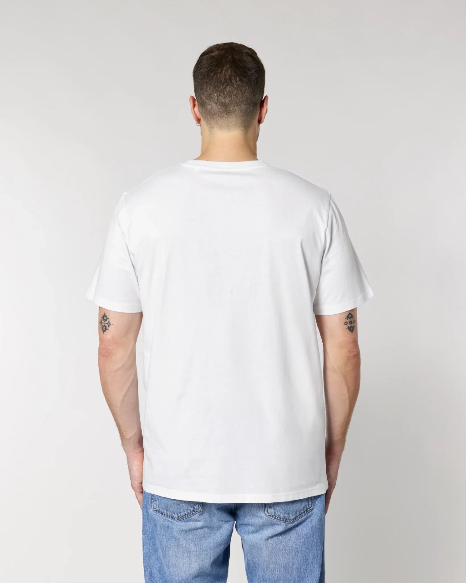 Creator 2.0_White_Studio_Back_Main_0