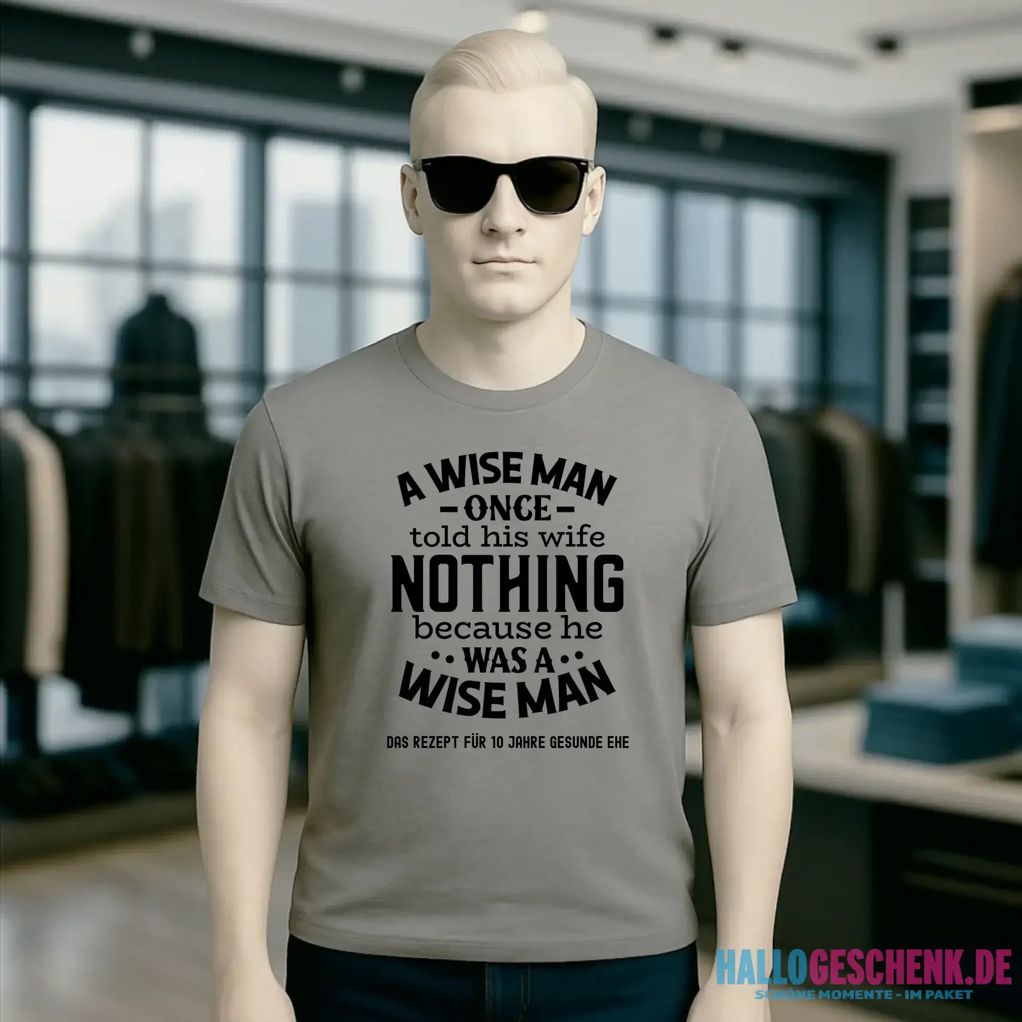 A wise man & his wife • Mann • Frau • Ehe • Unisex Premium T-Shirt XS-5XL aus Bio-Baumwolle für Damen & Herren • Exklusivdesign • personalisiert