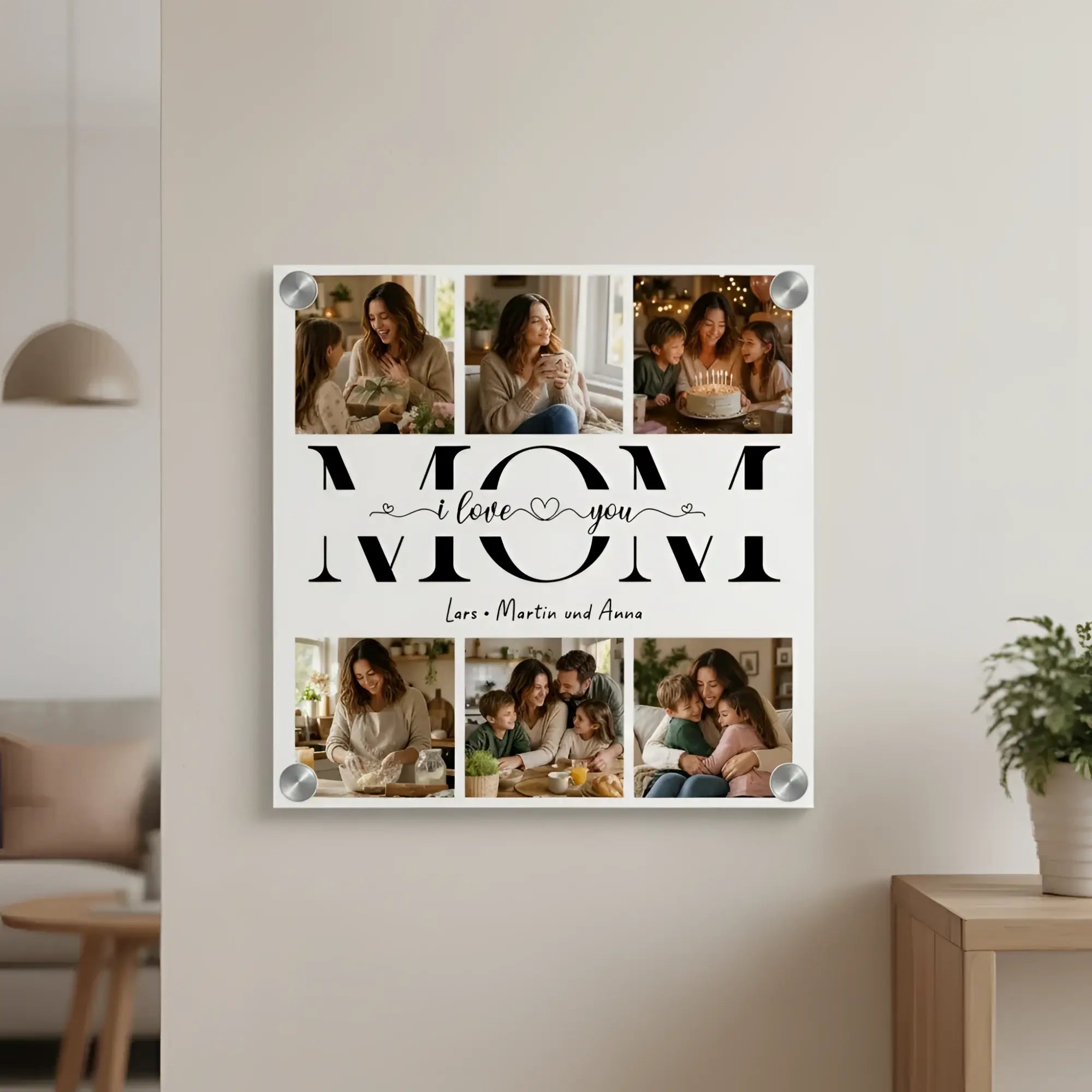 Weißes acrylbild mom mit sechs familienfotos 30x30 cm als fotogeschenk collage auf der wand