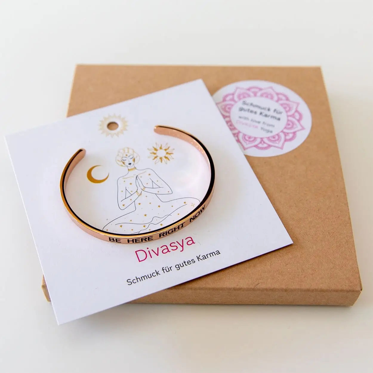 Armreif mit Gravur | rosé vergoldet | Be here right now