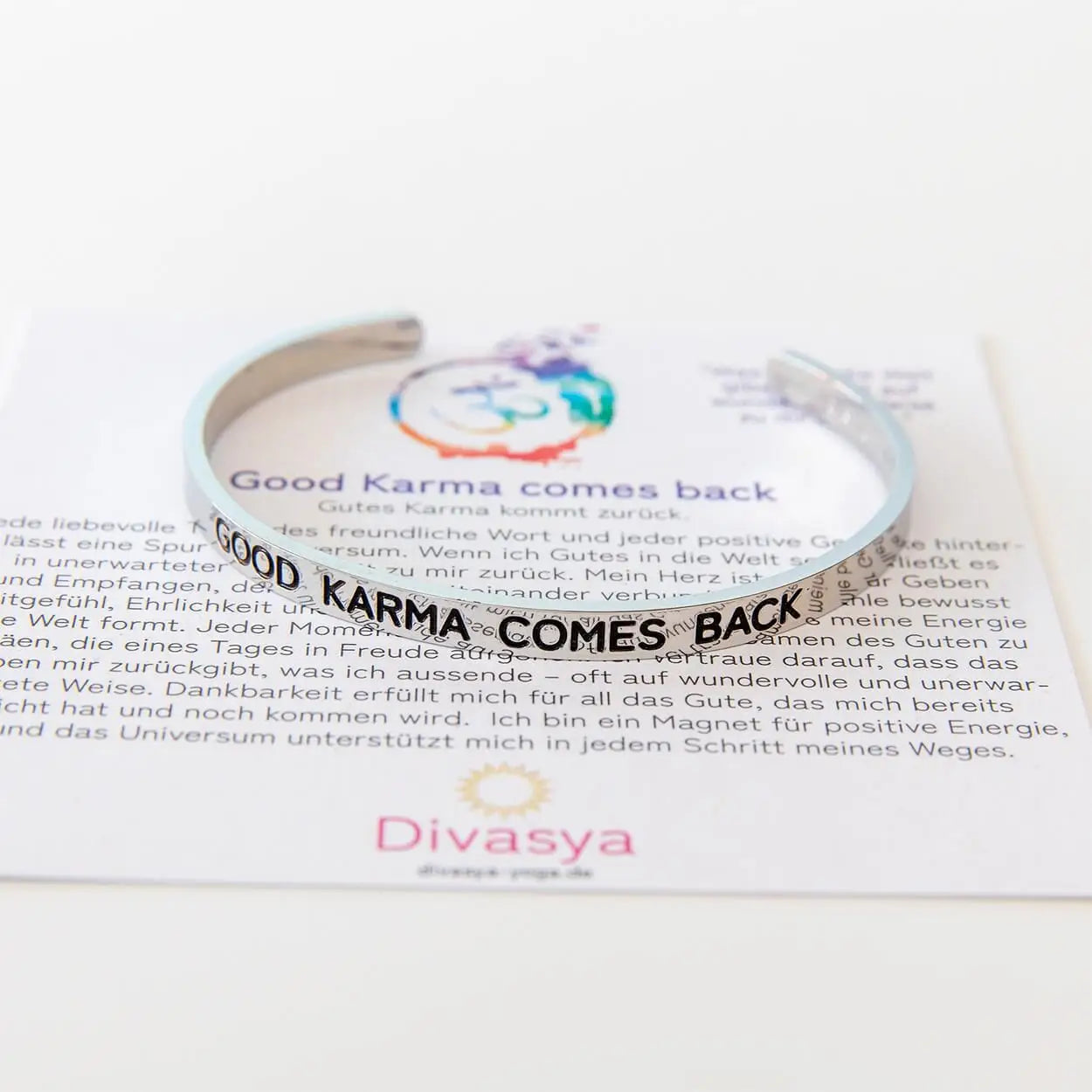 Armreif mit Gravur | Silber | Good Karma comes back