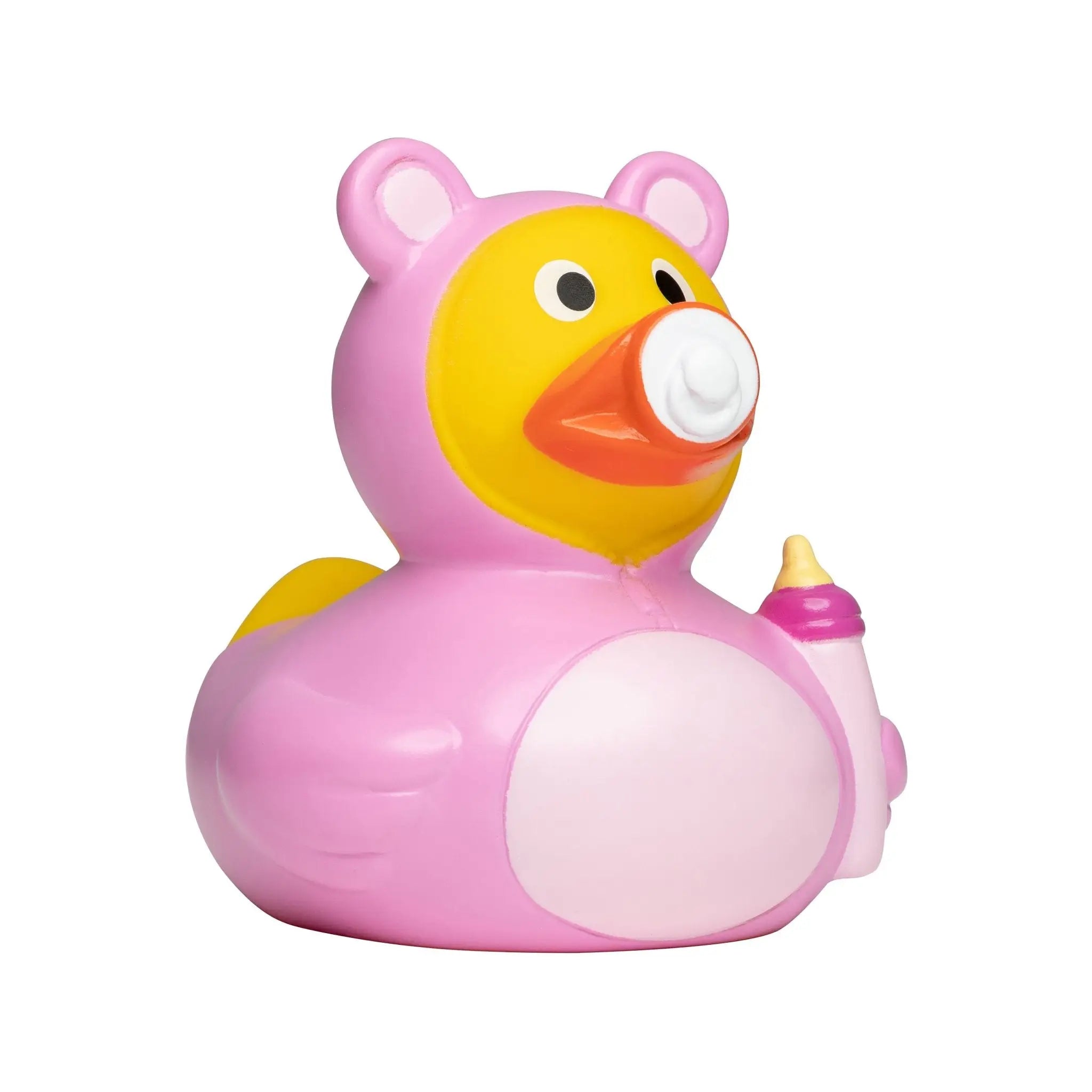 Rosa quietsche-ente mit bĂ€renohren und gelbem gesicht hĂ€lt eine rosa babyflasche, perfekt fĂŒr babyshower