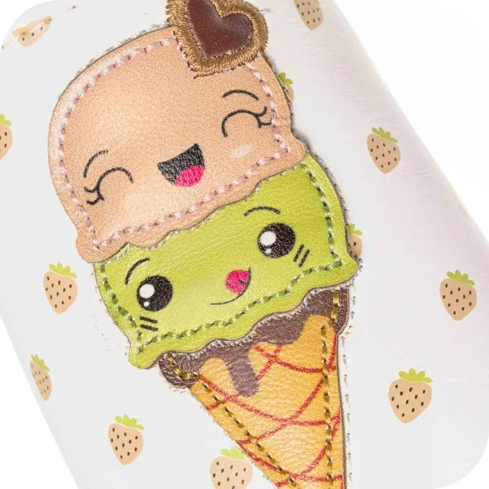 Babyhausschuhe aus weichem Leder. Eistüten