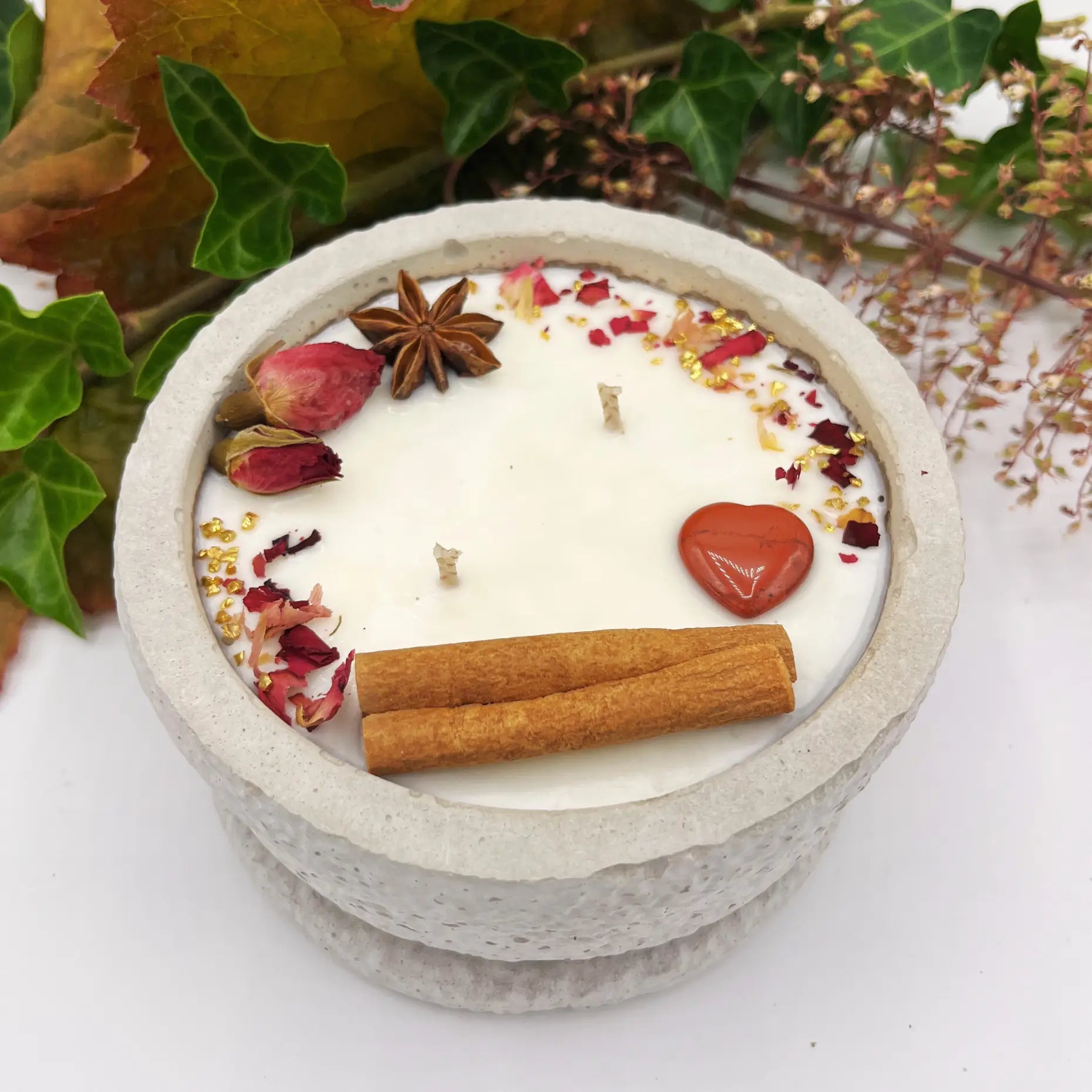 Betonkerze Betongrau ’Grey Hearts’ - Duftkerze