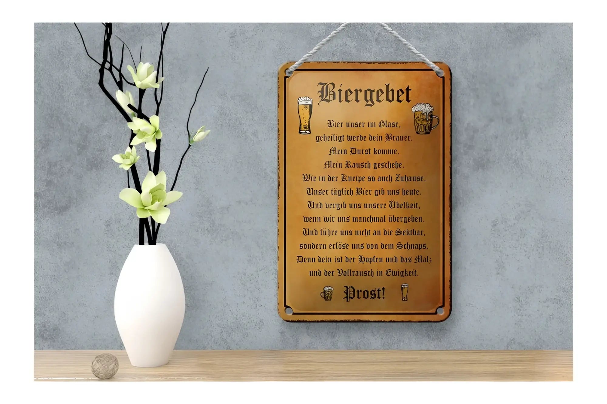 Rustikales holzschild 12x18cm mit schwarzer gravur vom deutschen biergebet für gemütliche biermomente