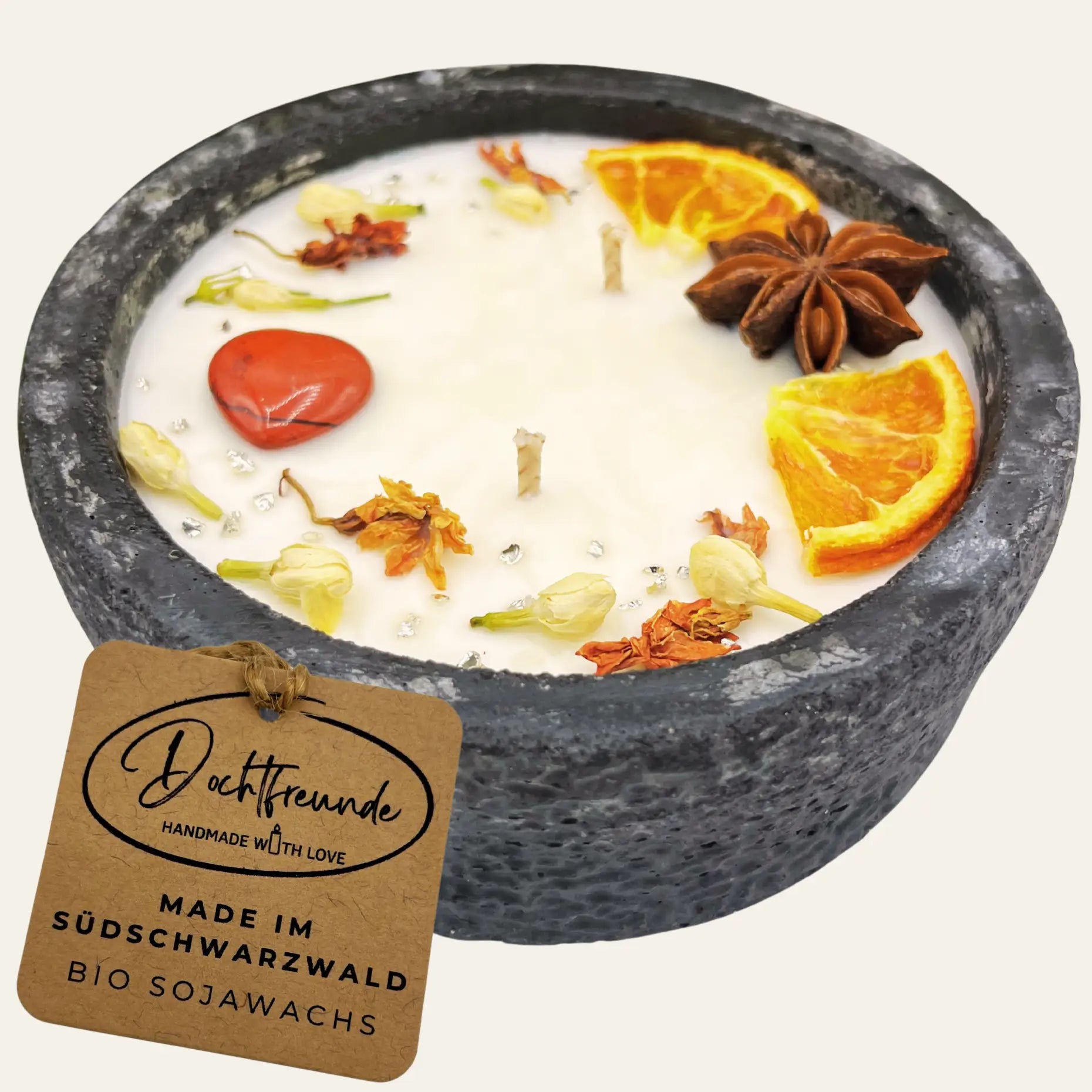 Black Edition Handgemachte Betonkerze „Black Hearts“ - Stilvolle Sojawachskerze für Ihr Zuhause. Mit Blütenverzierung