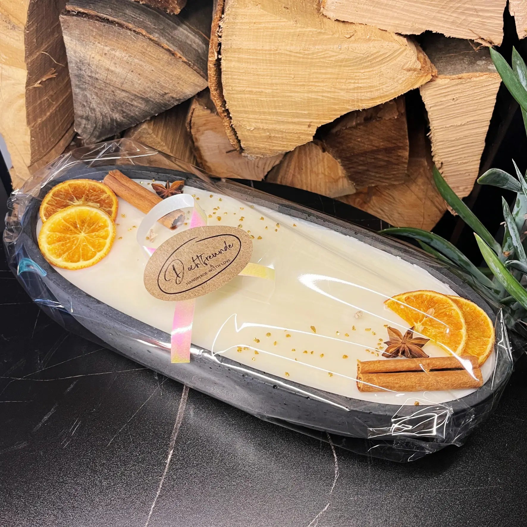 Black Edition - HANDGEMACHTE BETONKERZE ’Black-Ship’ - Stilvolle Sojawachskerze für Ihr Zuhause. Kerze