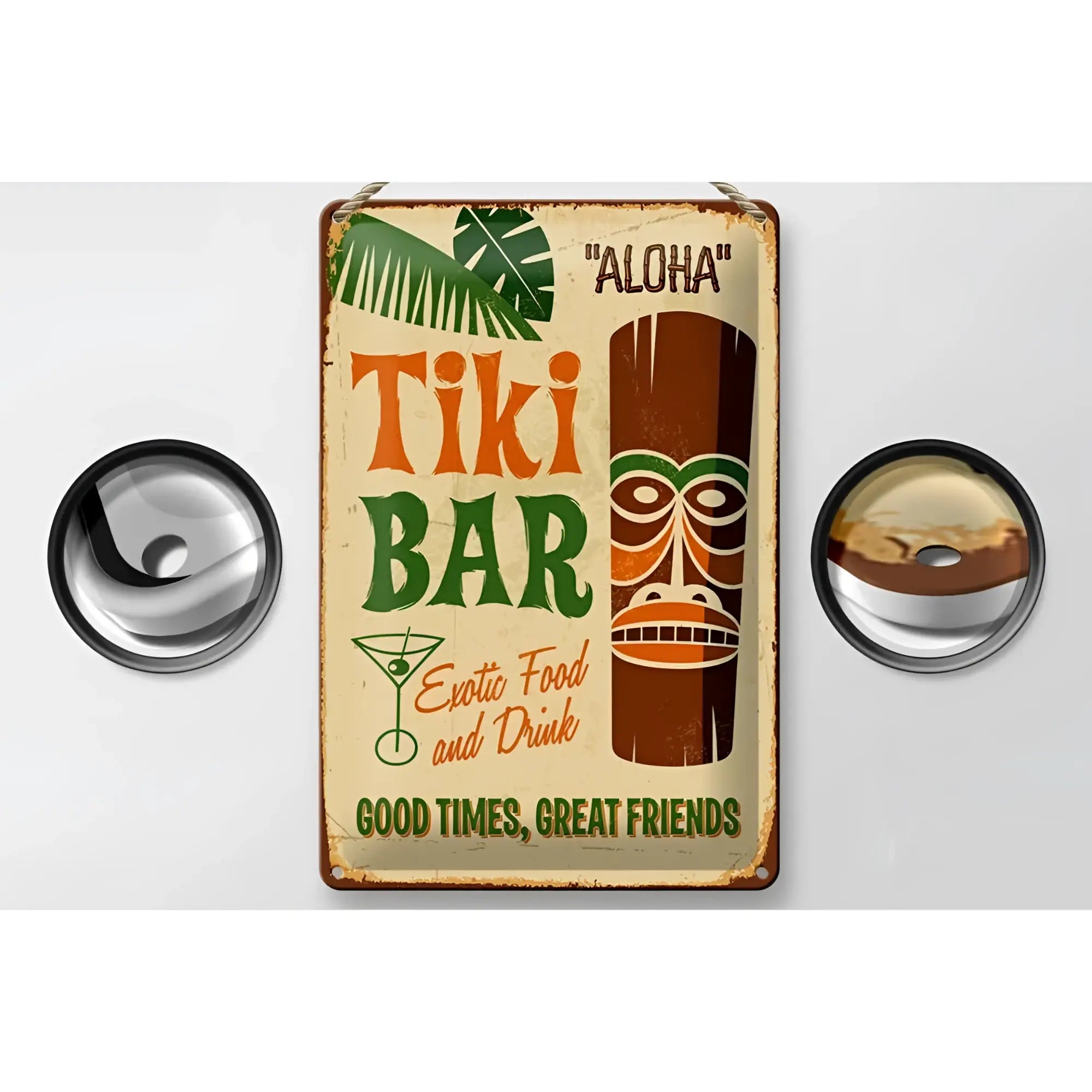Rustikales vintage-metallschild 20x30cm mit tiki bar design in orange und grün mit tribalmaske und tropischen blättern