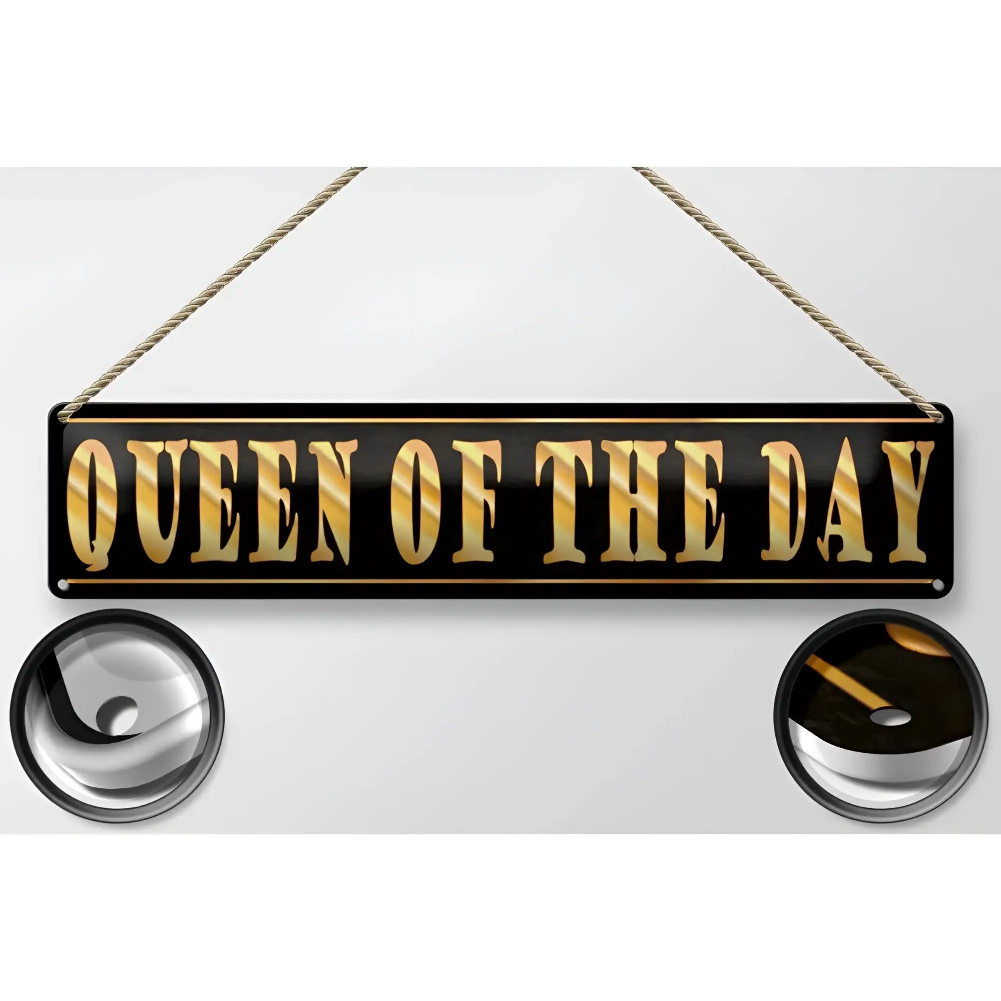 Blechschild queen von day mit goldener schrift auf schwarzem metall 46x10 cm zum aufhängen mit kordeln