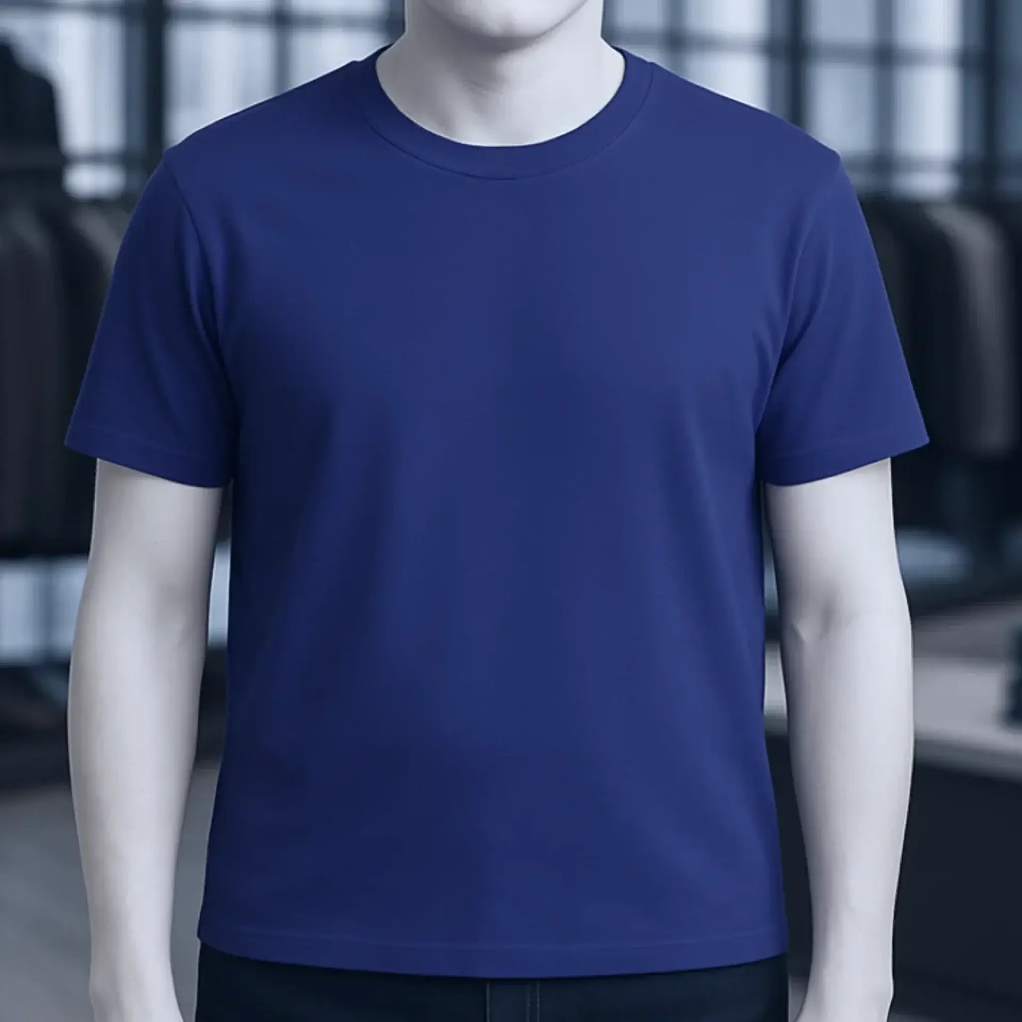 Ein einfarbiges navyblaues unisex premium t-shirt aus bio-baumwolle in baumwollqualität für damen und herren