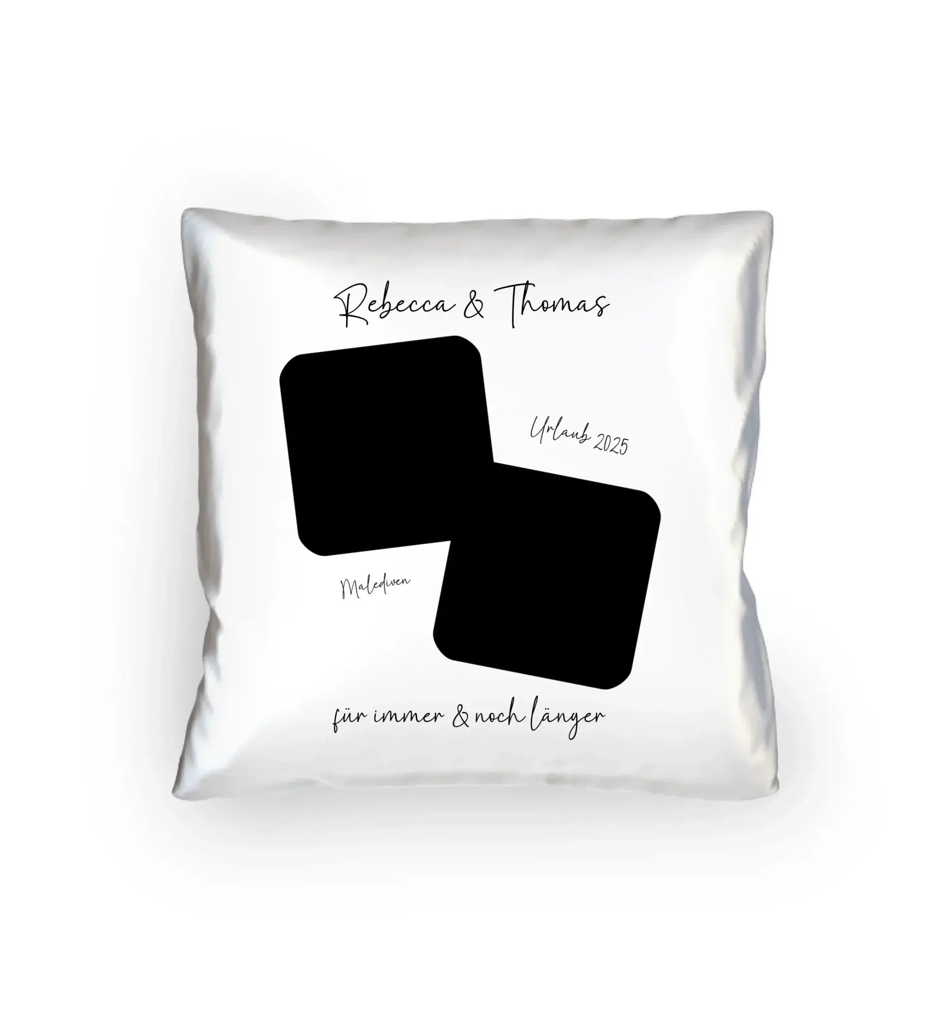 Weiße kuschelkissen mit schwarzen geometrischen bilderrahmen und elegantem kursivtext personalisierbar