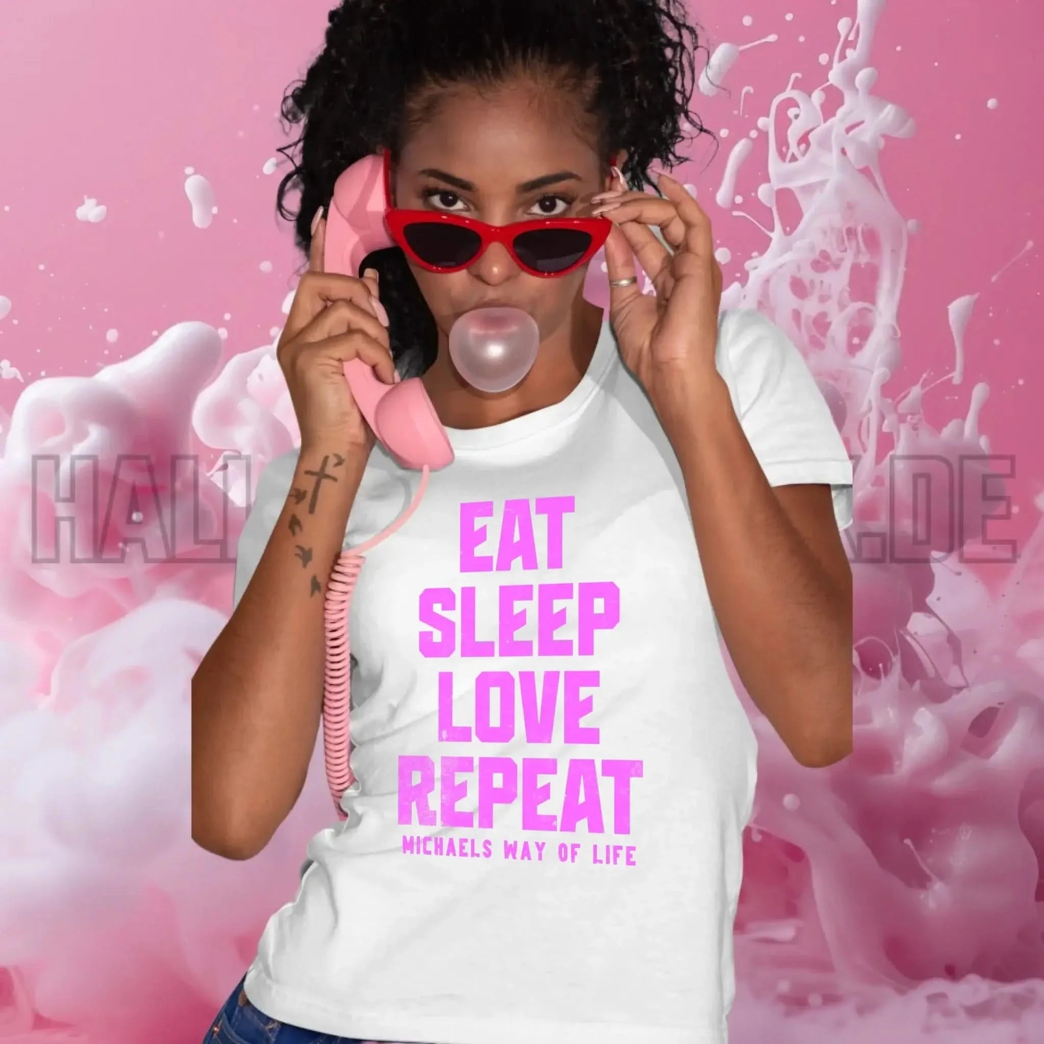 EAT SLEEP LOVE REPEAT + WUNSCHTEXT • Ladies Premium T-Shirt XS-2XL aus Bio-Baumwolle für Damen • Exklusivdesign • personalisiert