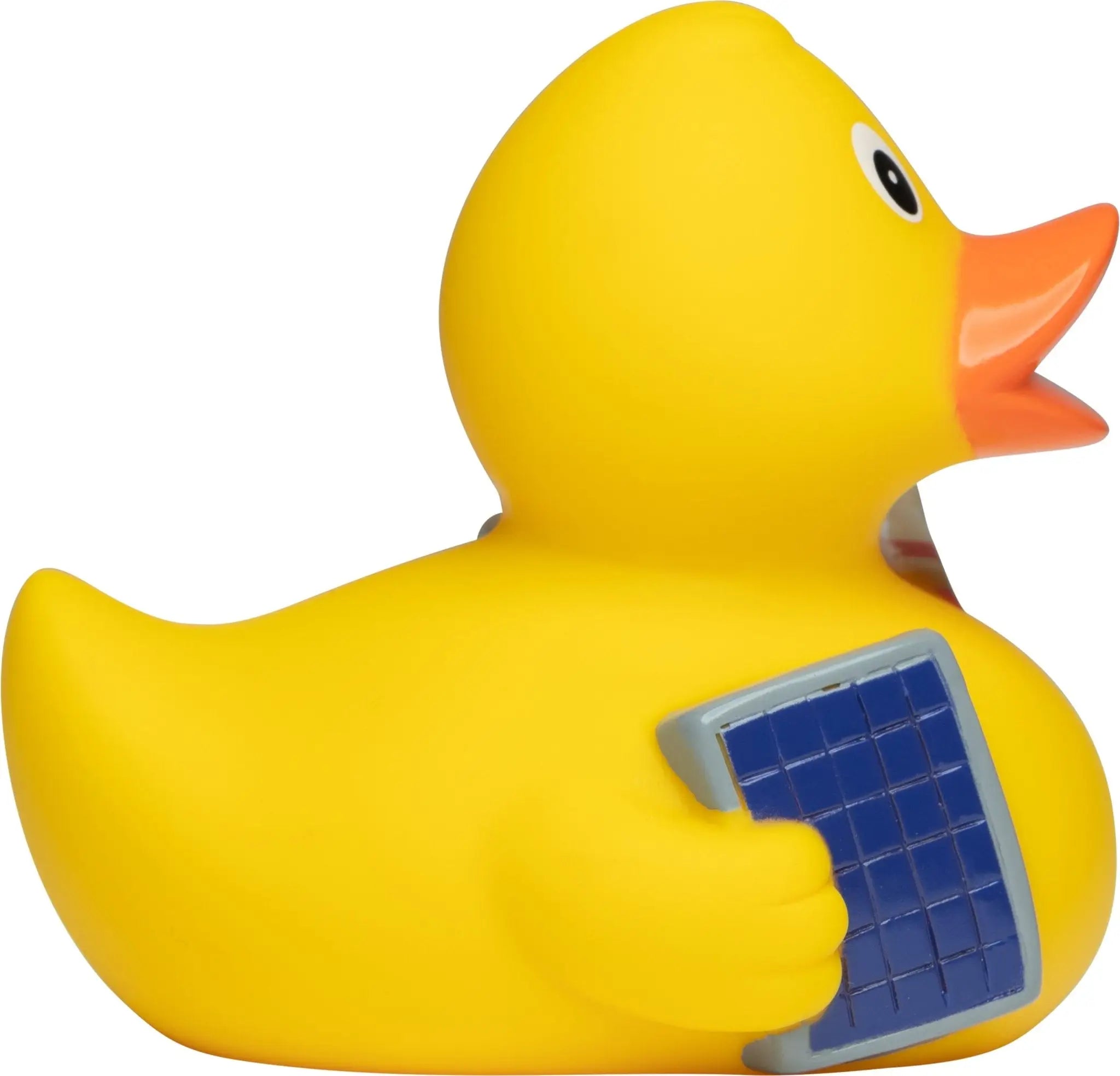 Eine gelbe quietsche-ente hält ein blaues solarpanel mit grauen kanten für energieberater