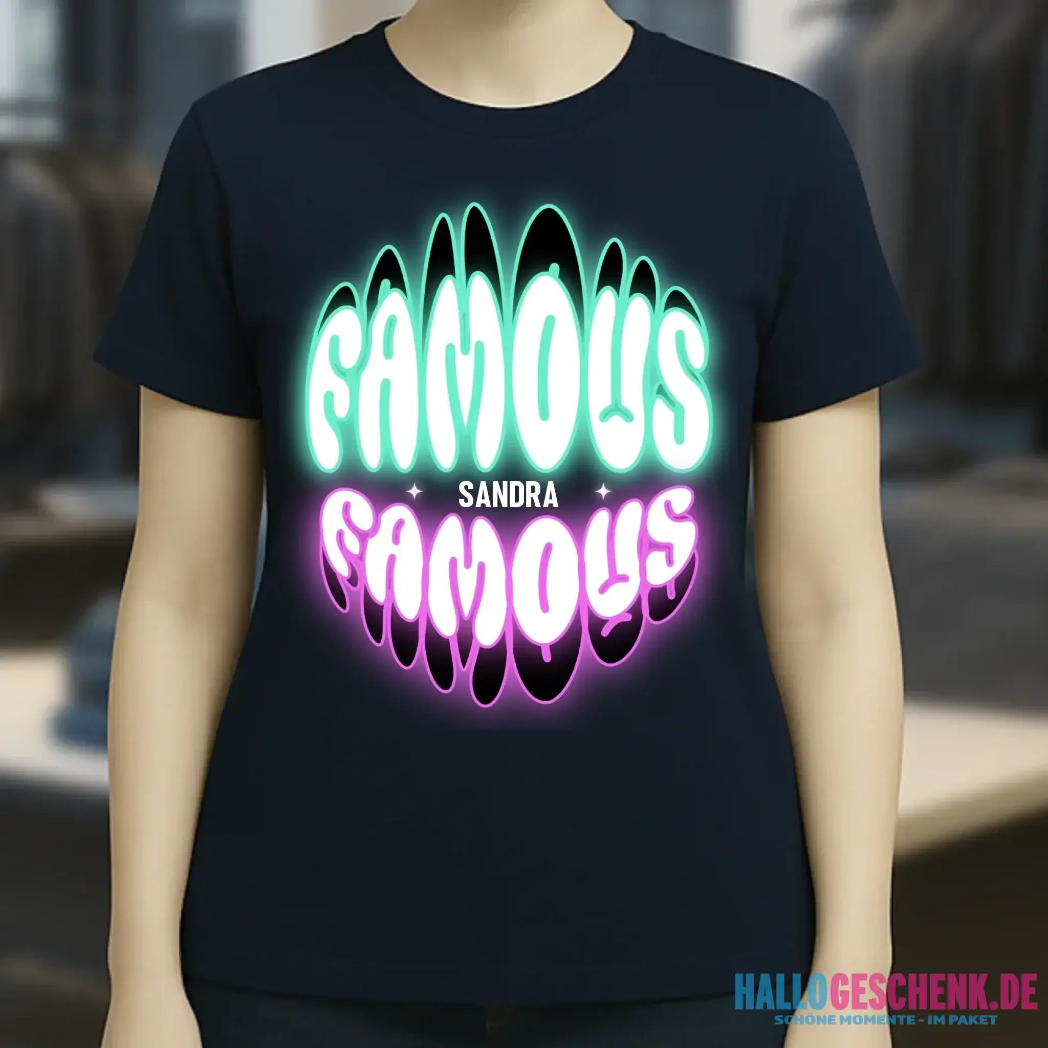 FAMOUS + Name • Frau • personalisierter Text • Ladies Premium T-Shirt XS-2XL aus Bio-Baumwolle für Damen • Exklusivdesign • personalisiert • Motivauswahl • personalisierbar