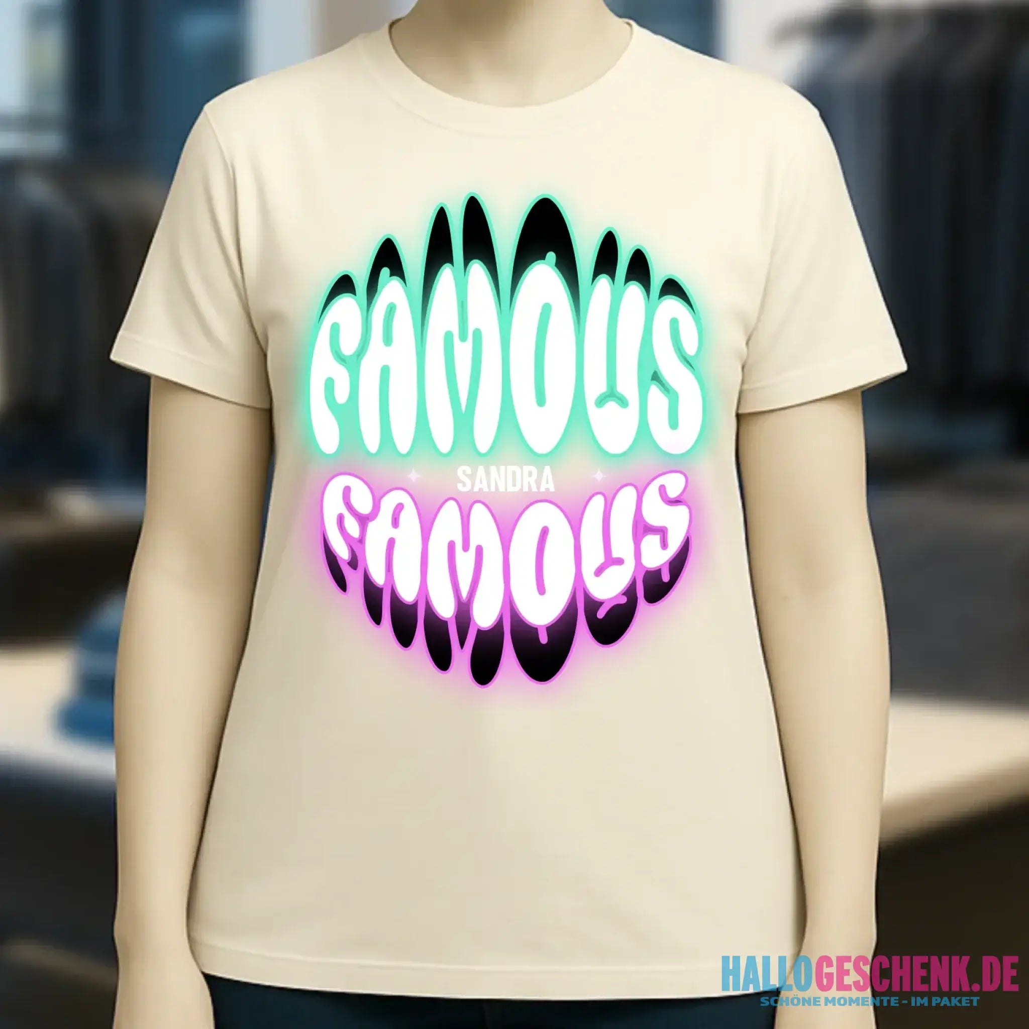 FAMOUS + Name • Frau • personalisierter Text • Ladies Premium T-Shirt XS-2XL aus Bio-Baumwolle für Damen • Exklusivdesign • personalisiert • Motivauswahl • personalisierbar