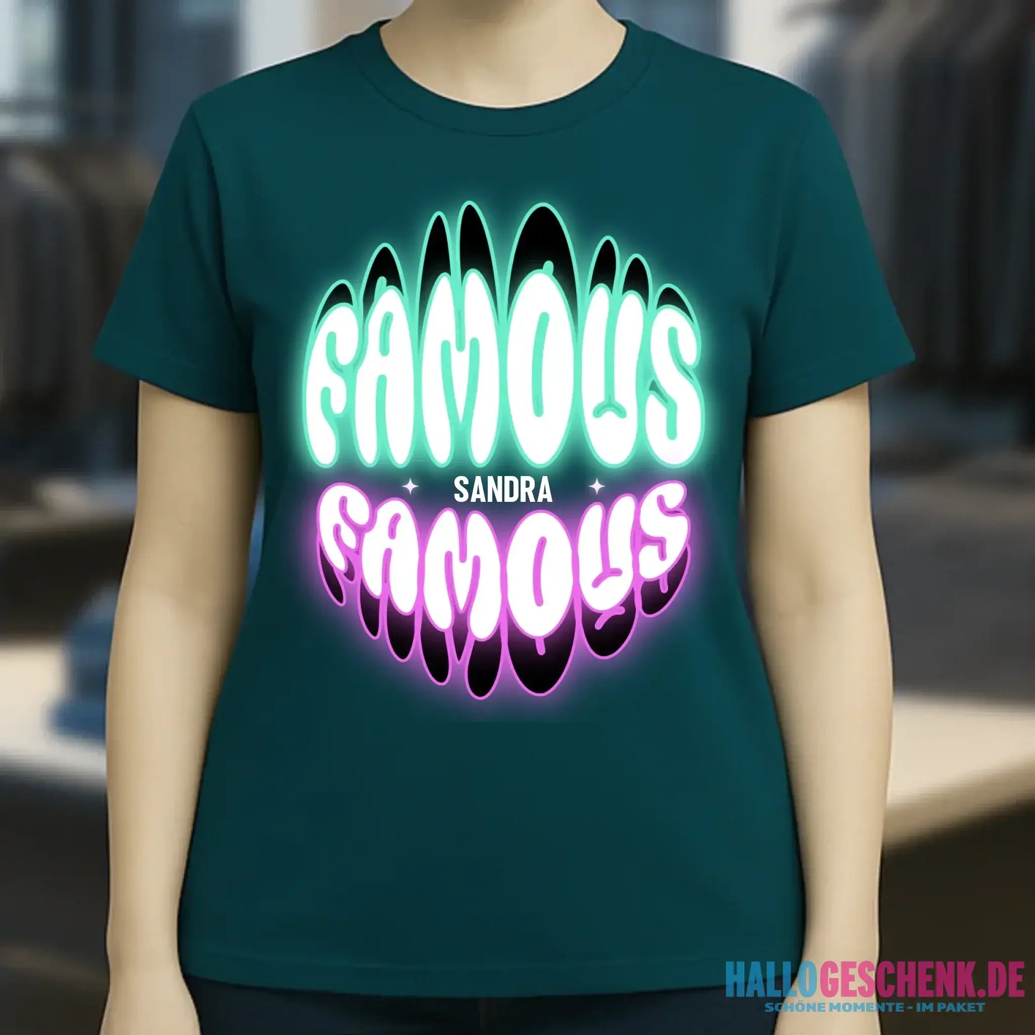 FAMOUS + Name • Frau • personalisierter Text • Ladies Premium T-Shirt XS-2XL aus Bio-Baumwolle für Damen • Exklusivdesign • personalisiert • Motivauswahl • personalisierbar