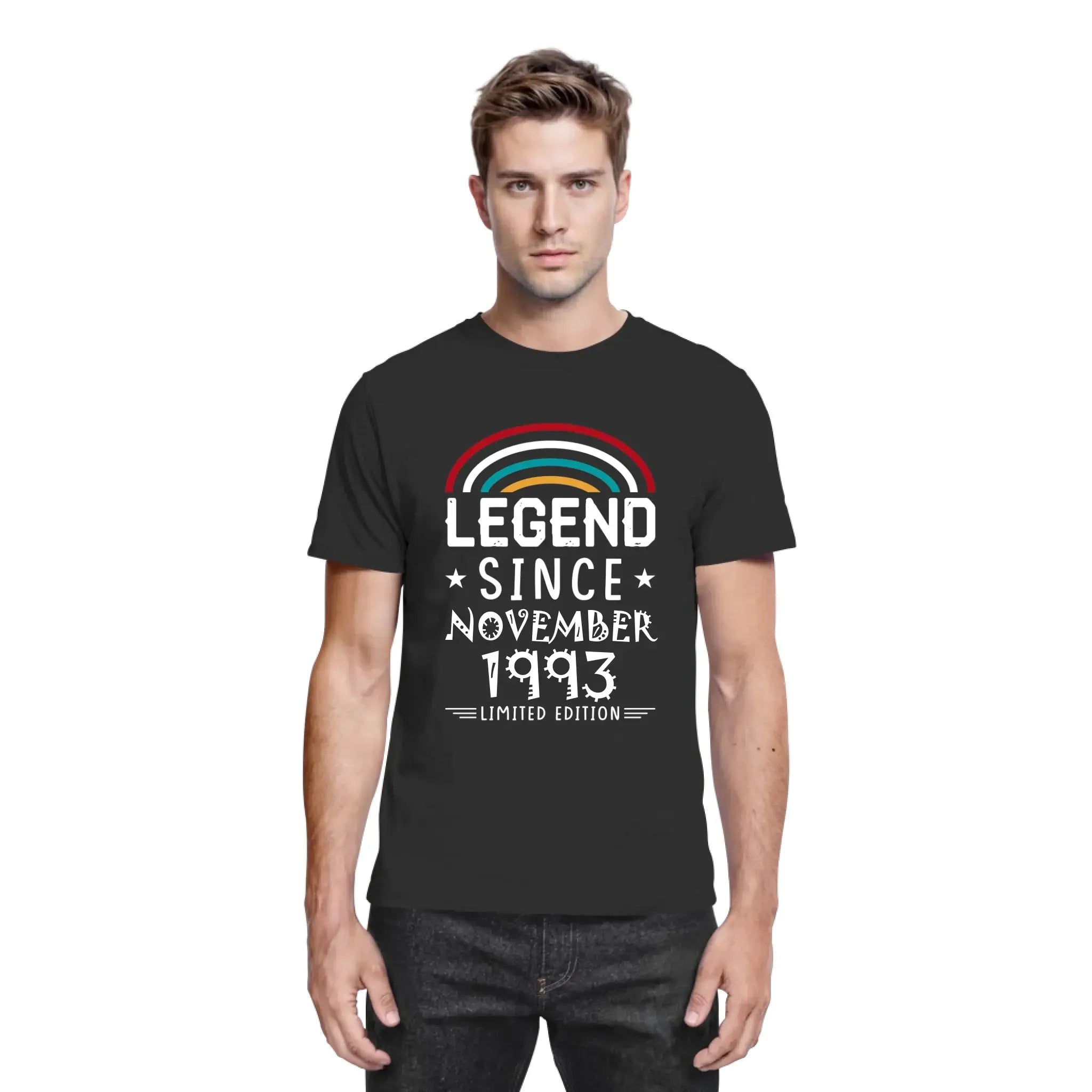 Schwarzes baumwoll t shirt mit regenbogen motiv und weißem text legend seit november 1993 aus der statement collection personalisiert
