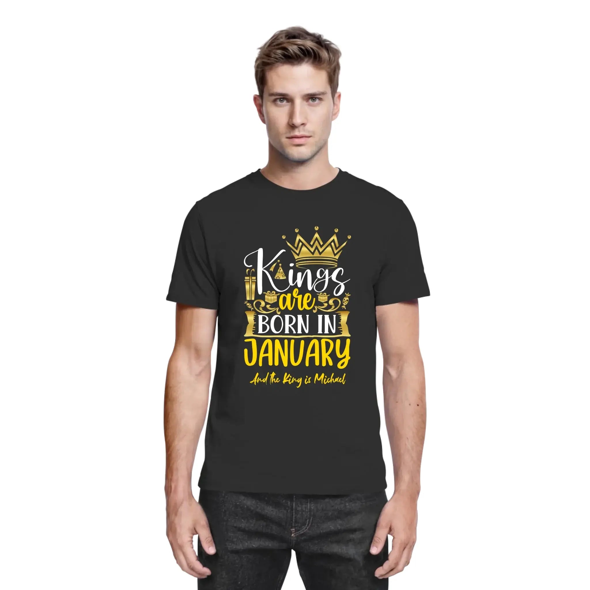 Schwarzes t shirt mit goldenem kronenmotiv und text kings are born in january und der king ist michael personalisiert