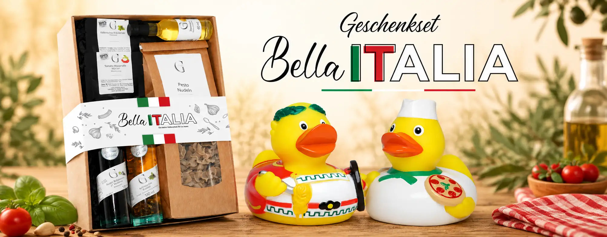 Zwei gelbe Gummienten, eine mit einem grünen Hut und einer roten-weißen gestreiften Trommel mit einer Pizzaschnitte darauf, die andere mit einer weißen Kochmütze und einer kleinen Pizza in der Hand.