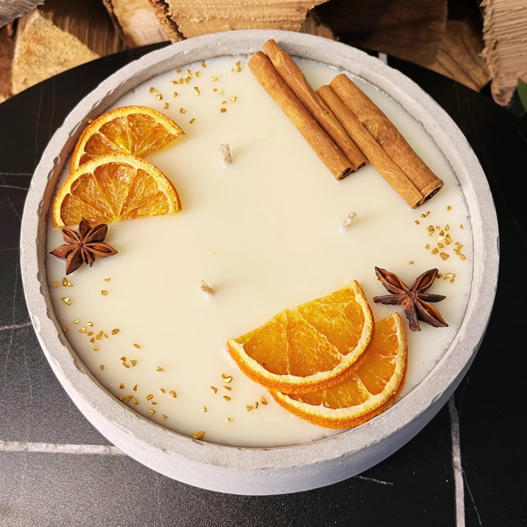 Handgemachte Betonkerze ’Big Grey’ 3x Baumwolldocht mit Duft Vanilla Toffee von DochtFreunde - Duftkerze