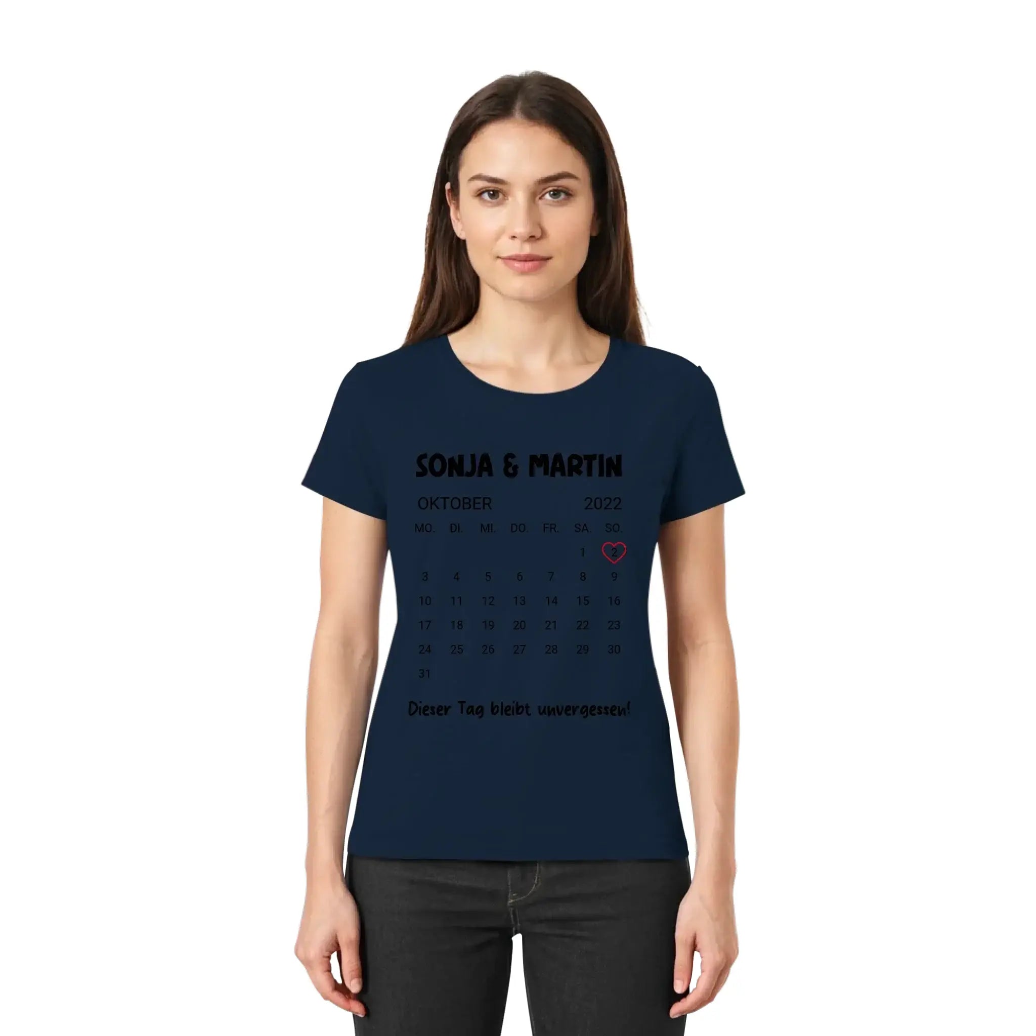 Navyblaues kurzarmshirt mit schwarzem kalender oktober 2029 sonja und martin wunschdatum pinkes herz