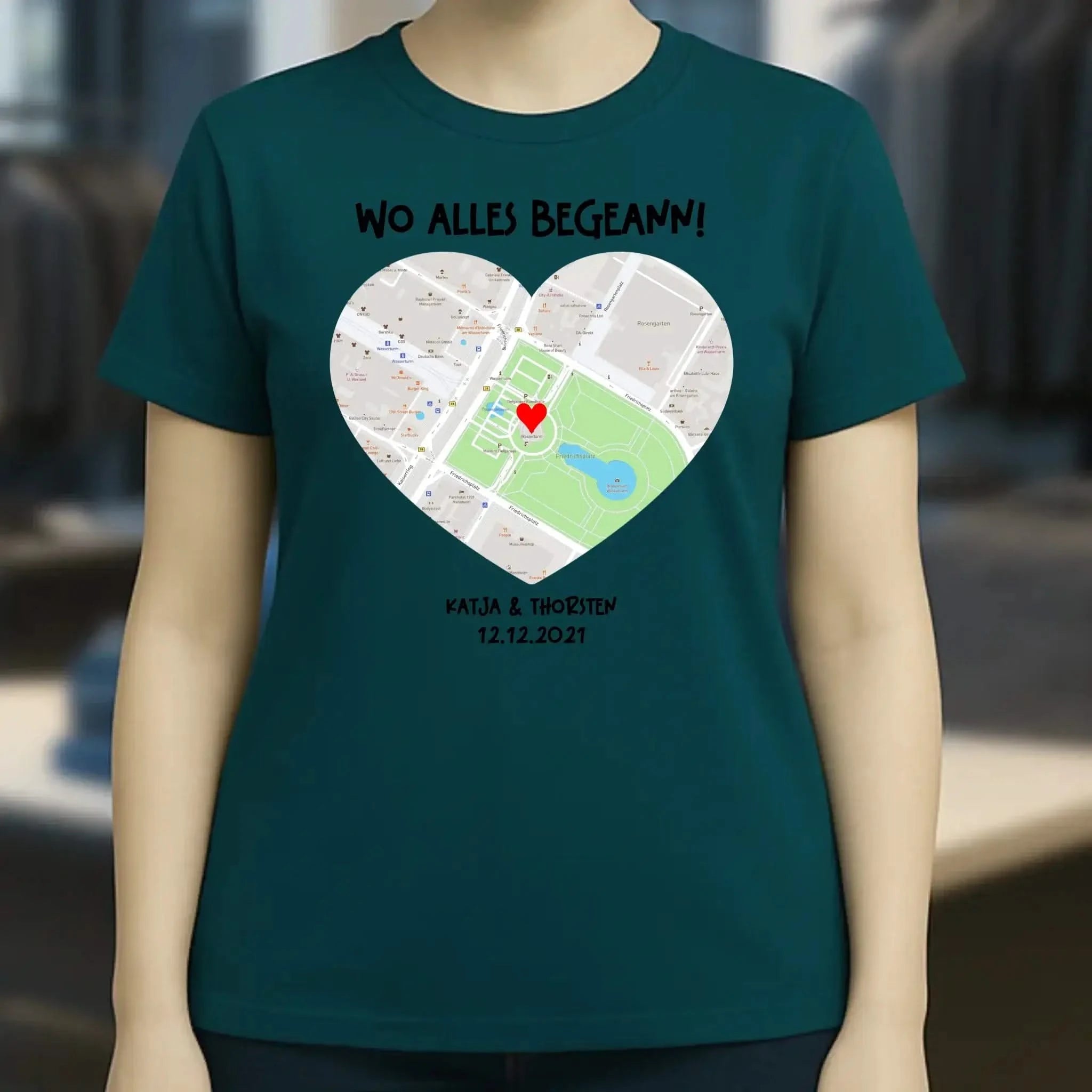 Karten-Generator mit echtem Ort und deinem Text • Karte • Maps • Ladies Premium T-Shirt XS-2XL aus Bio-Baumwolle für Damen • Exklusivdesign • personalisiert
