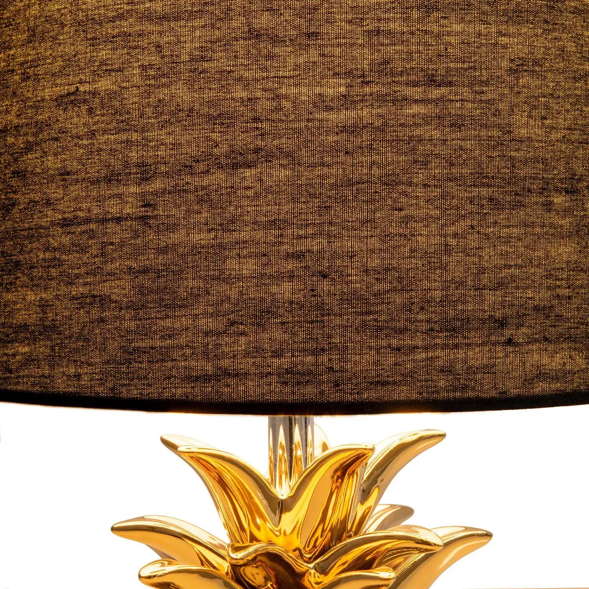 Keramik-Tischleuchte "ANANAS", Tischlampe aus Keramik mit goldfarbener Glasur und schwarzem Stoffschirm, mit E14-Fassung, für Esszimmer, Wohnzimmer, Diele oder Büro, Tischleuchte 45 cm hoch