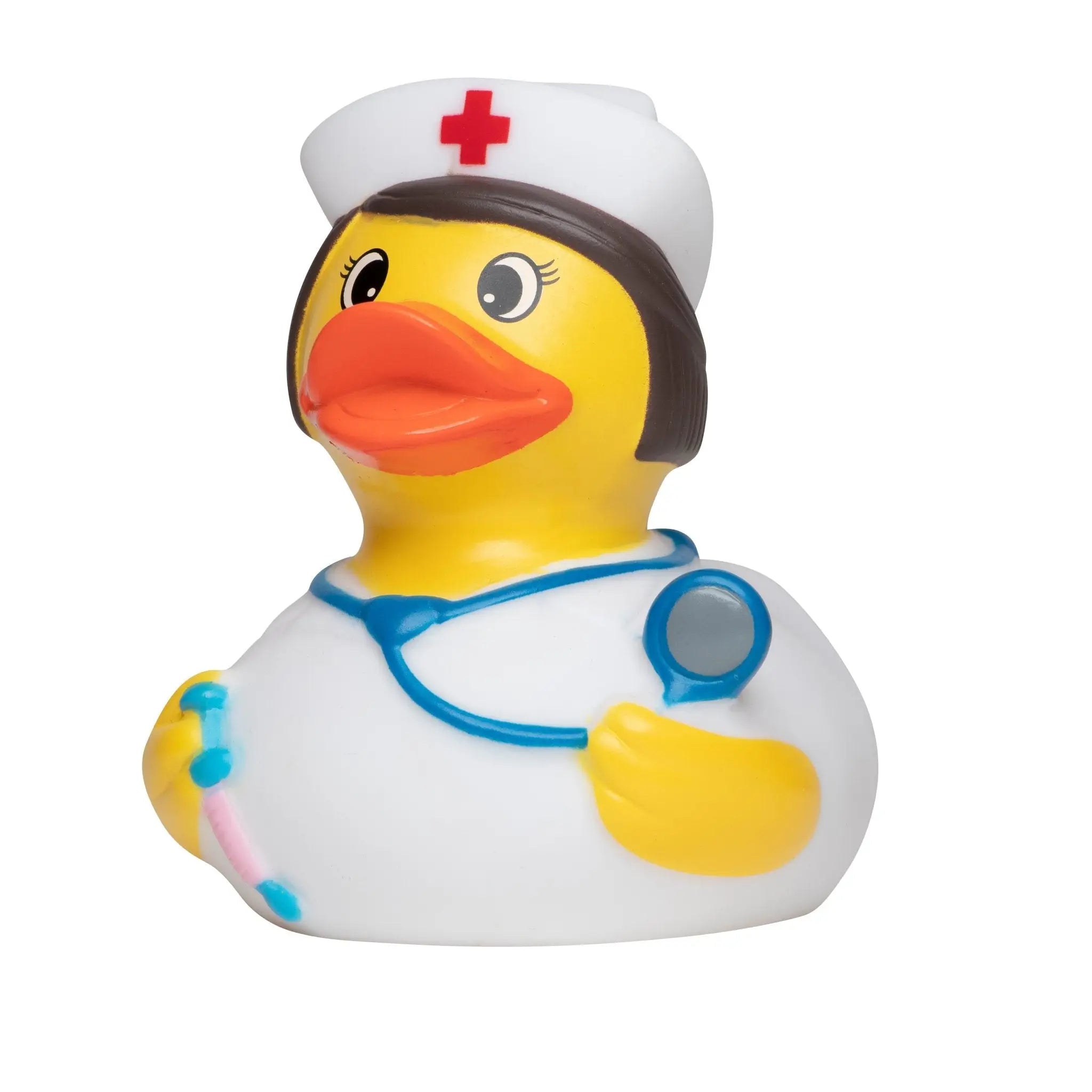 Gelbe quietsche-ente als krankenschwester mit weißer mütze und rotem kreuz, blauem stethoskop und spritze