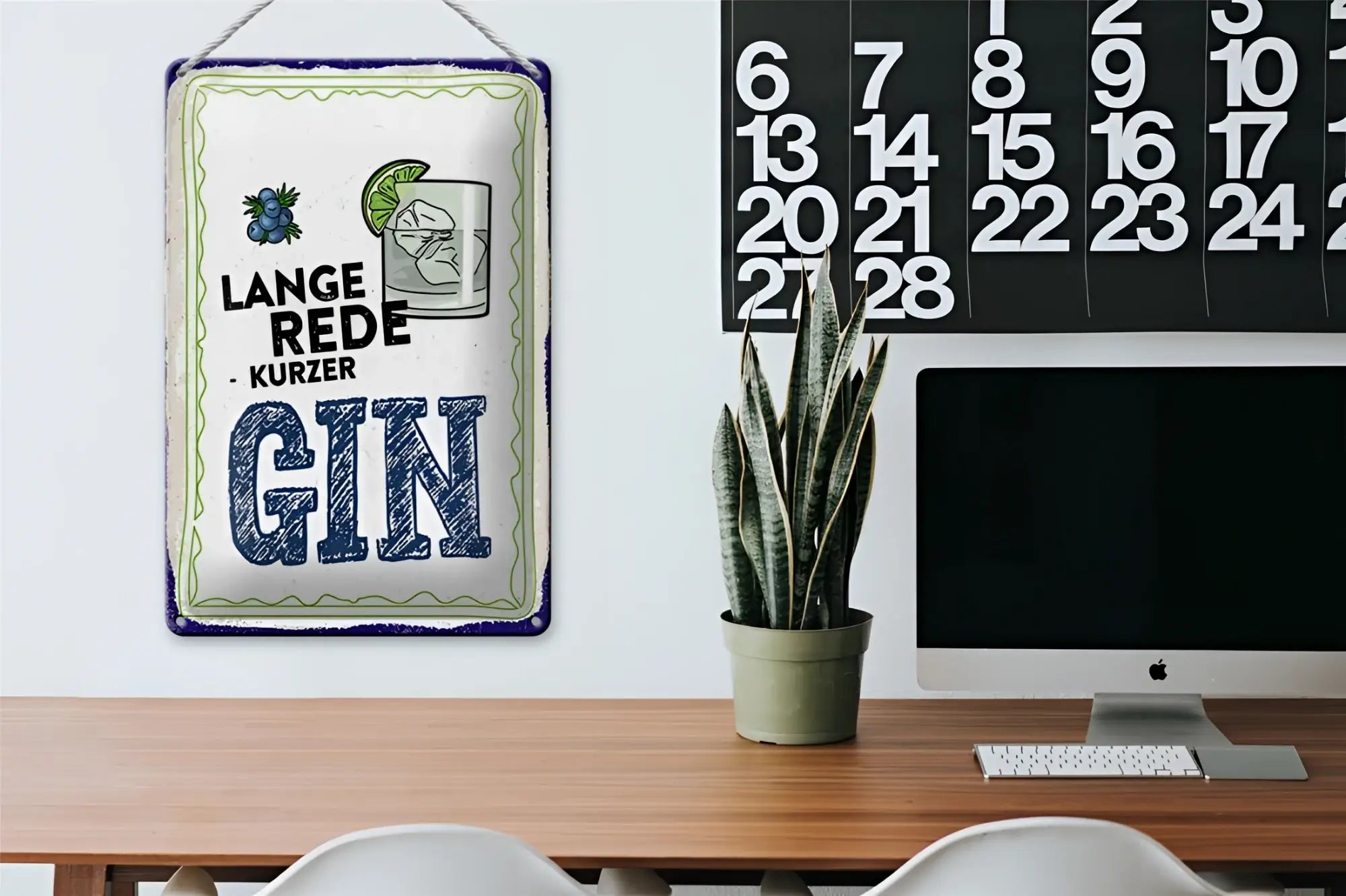 Weißes rechteckiges blechschild mit blauem rahmen und text lange rede kurzer gin plus gin glas illustration