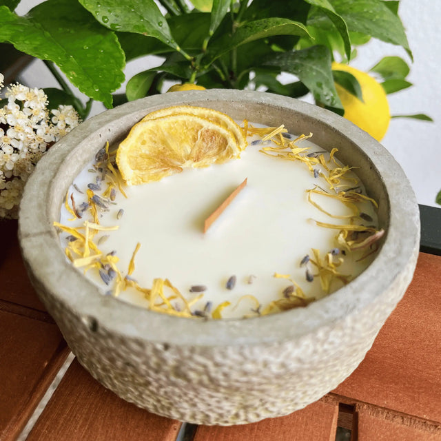 Limitierte Einzelstücke: Outdoor Citronella-Betonkerze „Mugge Schreck“ – Handgemachter Insektenschutz