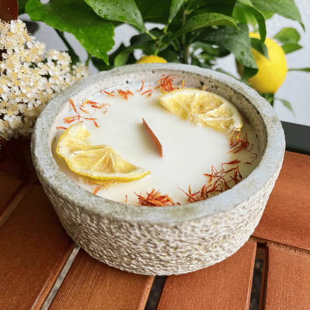 Limitierte Einzelstücke: Outdoor Citronella-Betonkerze „Mugge Schreck“ – Handgemachter Insektenschutz