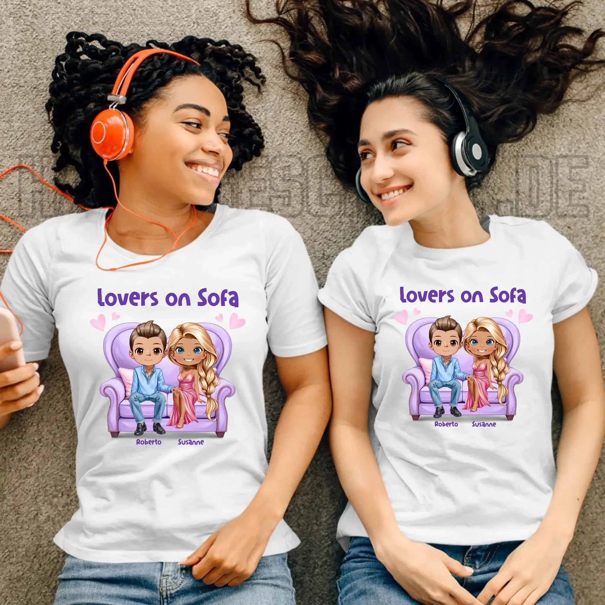 LOVERS ON SOFA diverse Paare • mit Wunschtext • Damen T-Shirt • Bio • personalisiert