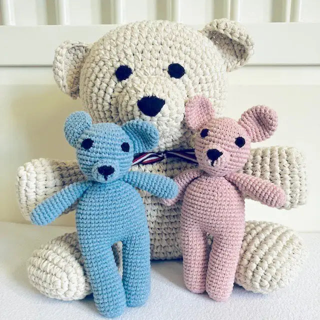 Luna-Leena-Bär Sam Kuschelbabyblau – Bio-Baumwolle – handgehäkelt in Nepal