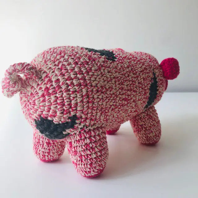 Luna-Leena Schwein rosa – Bio-Baumwolle – handgehäkelt in Nepal