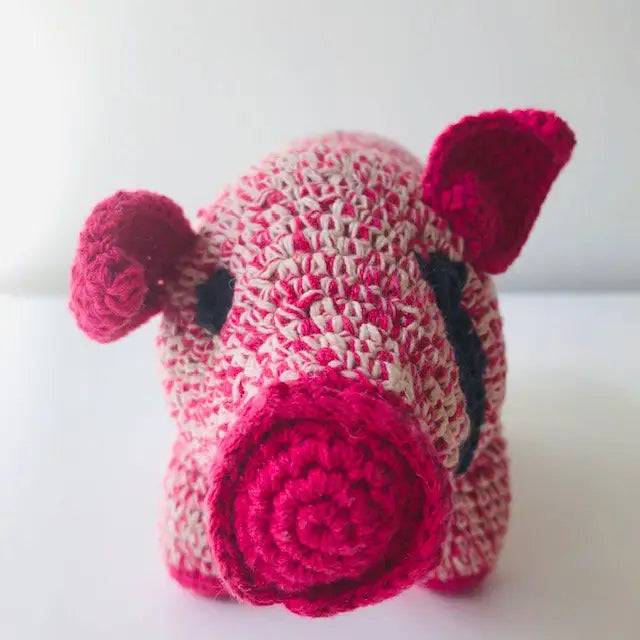 Luna-Leena Schwein rosa – Bio-Baumwolle – handgehäkelt in Nepal