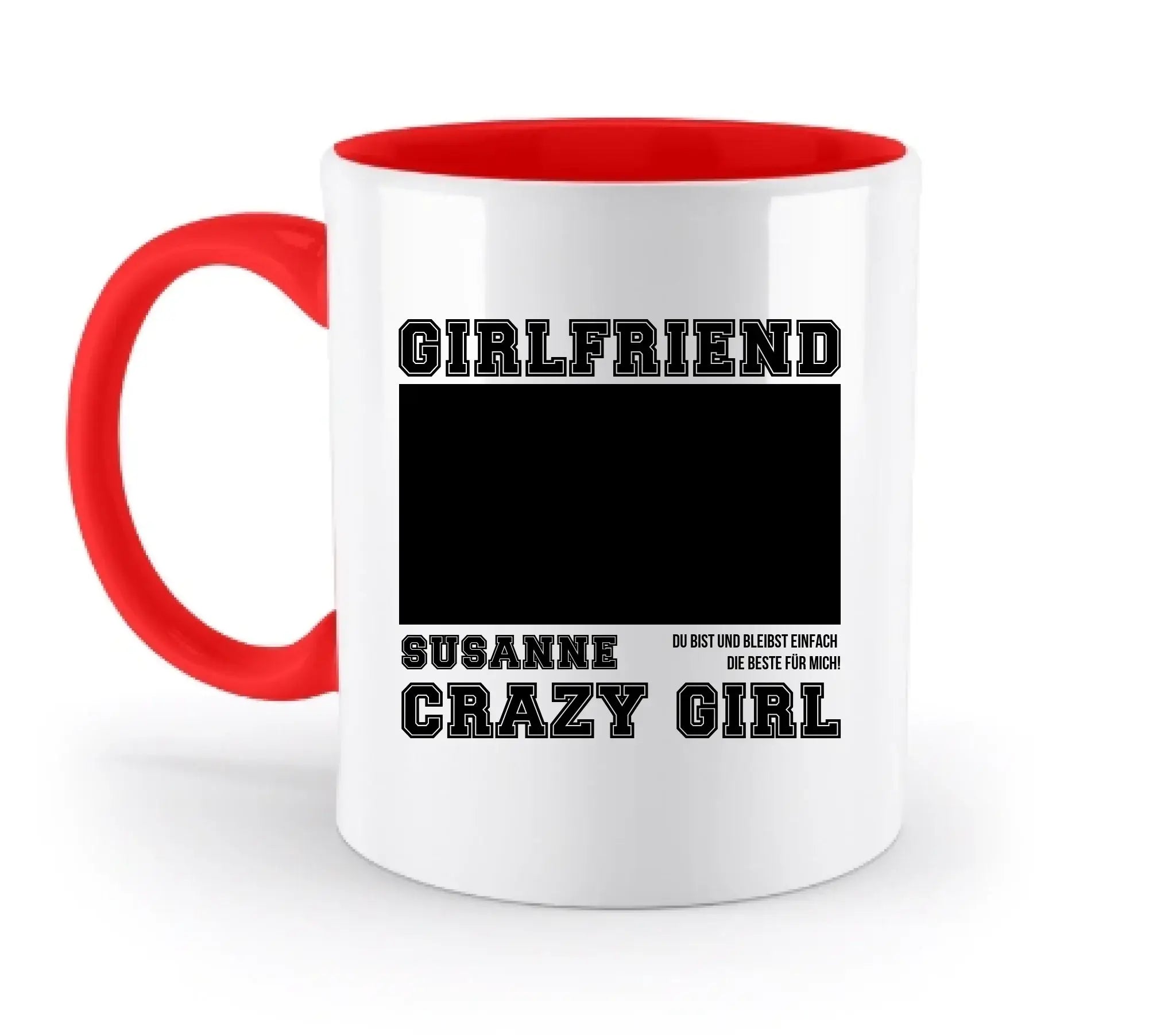 Weiße keramiktasse mit rotem griff und innenfarbe sowie schwarzem text freundin und personalisierbarem feld
