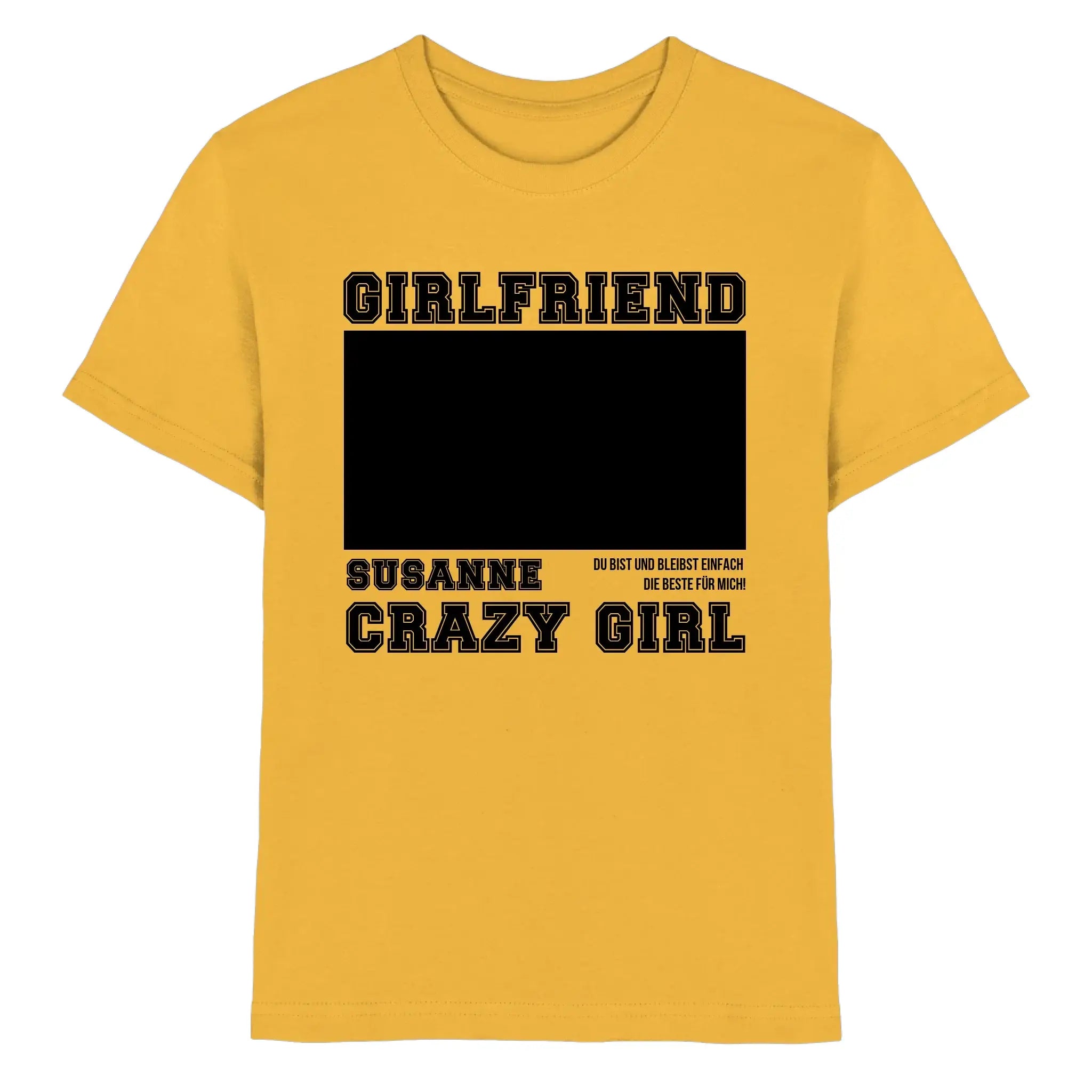 Gelbes cotton t-shirt mit schwarzem print und leerem rechteck zum personalisieren aus der statement-collection