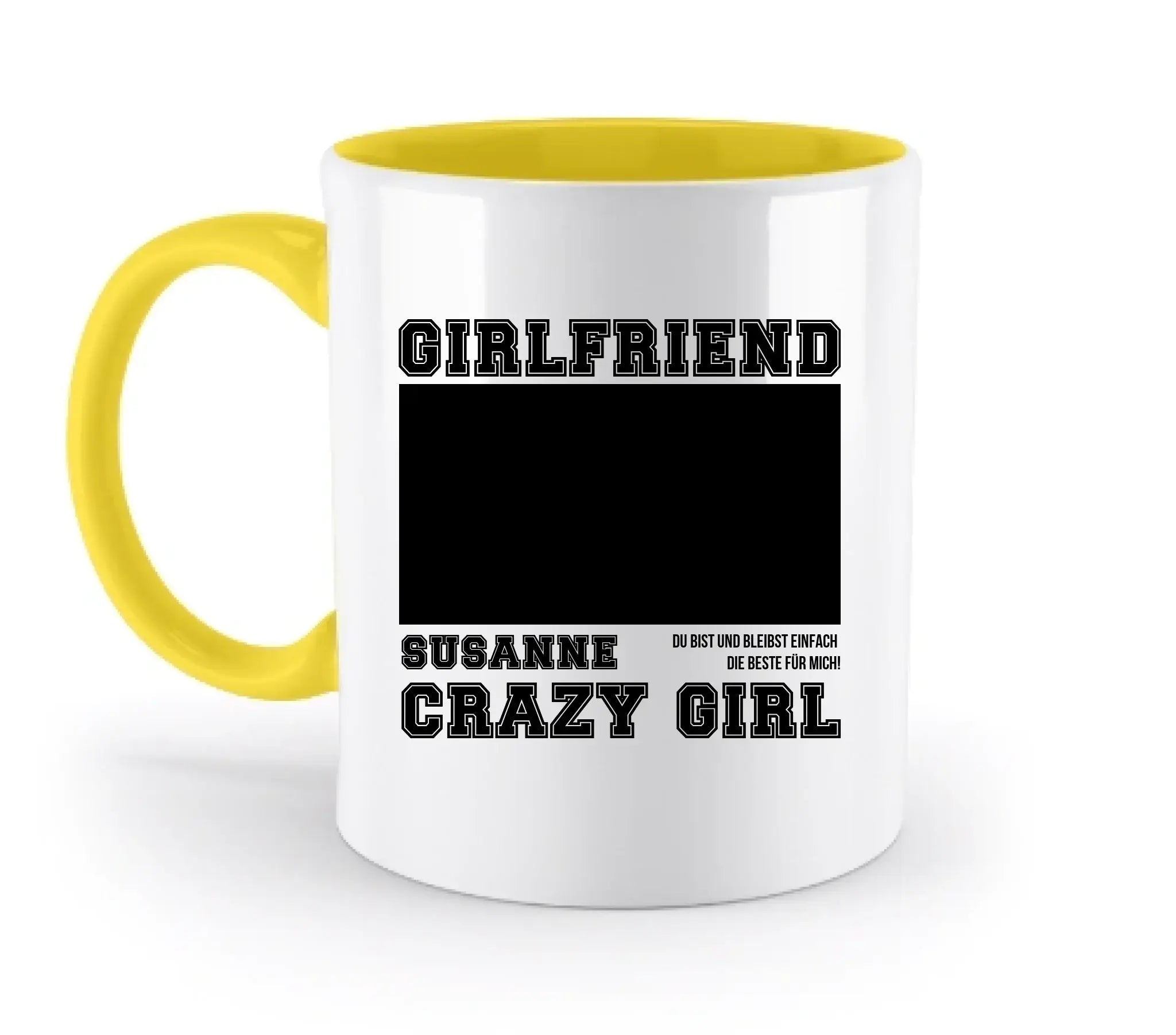 Weißer keramikbecher mit gelbem griff und innenseite personalisiert mit text girlfriend und fotofeld