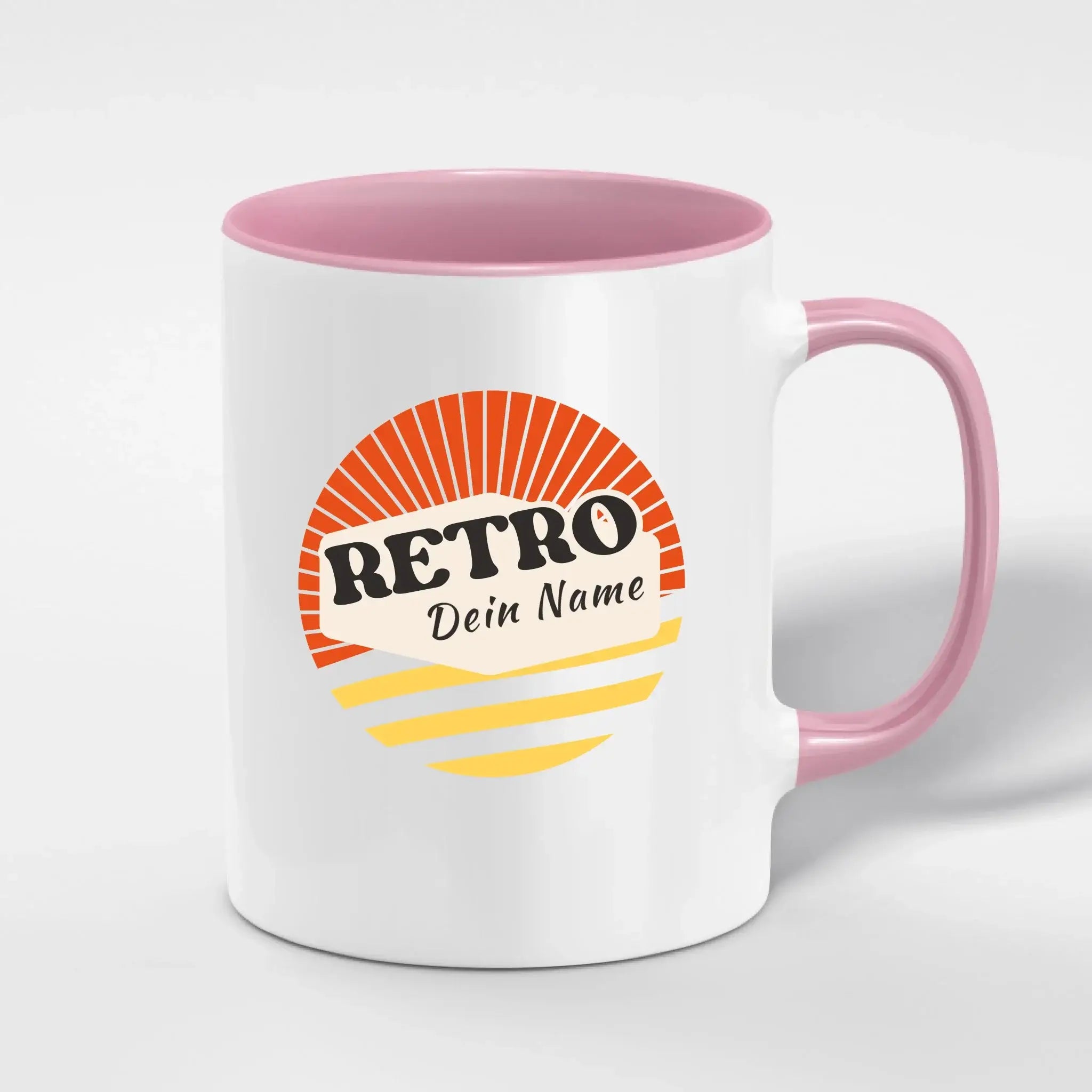 Weiße keramiktasse mit pinkem griff und innenseite, retro sonnenmotiv und personalisiertem namen text, spülmaschinenfest