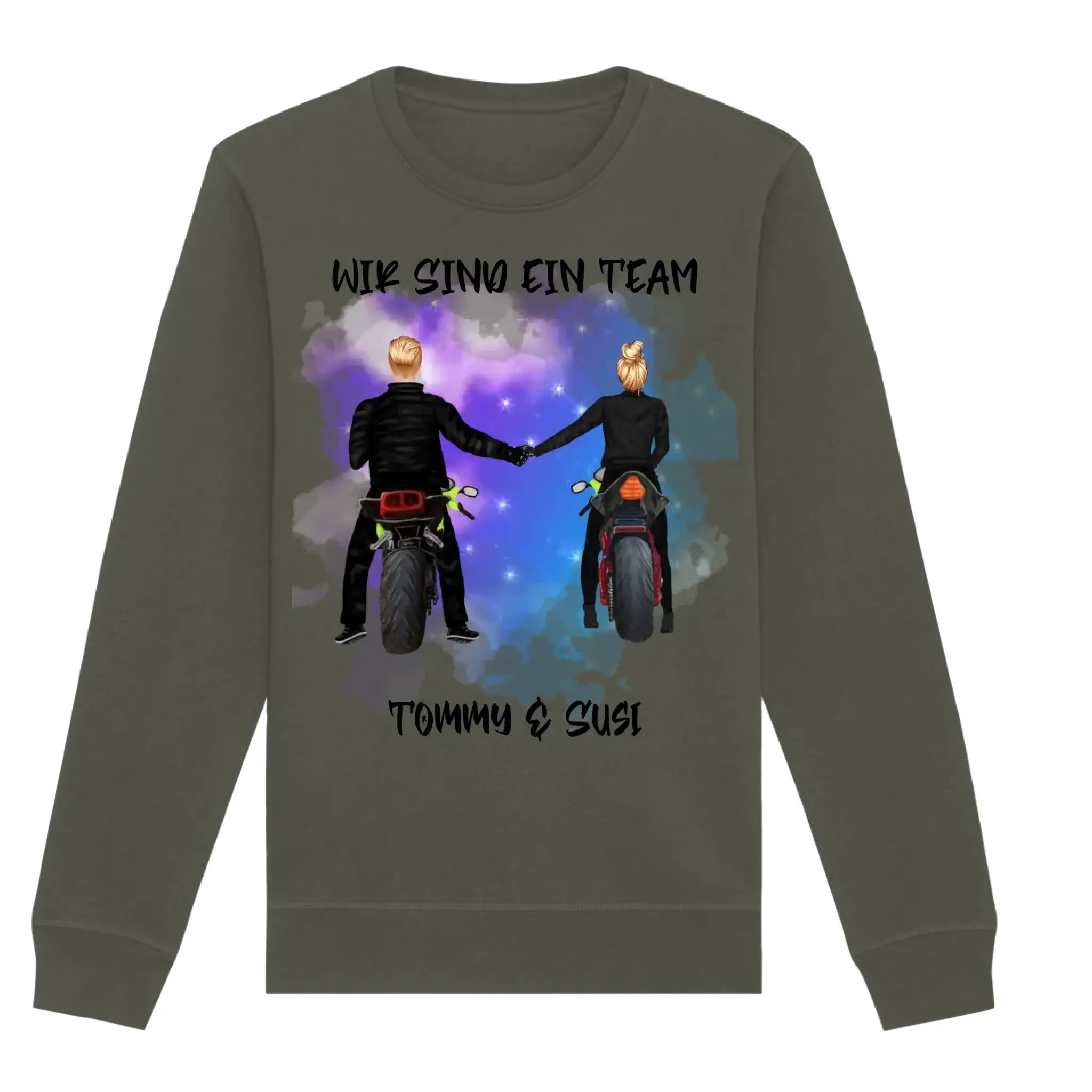 Olivegrünes langarm sweatshirt mit grafik von zwei motorradfahrern und text wir sind ein team tommy & susi