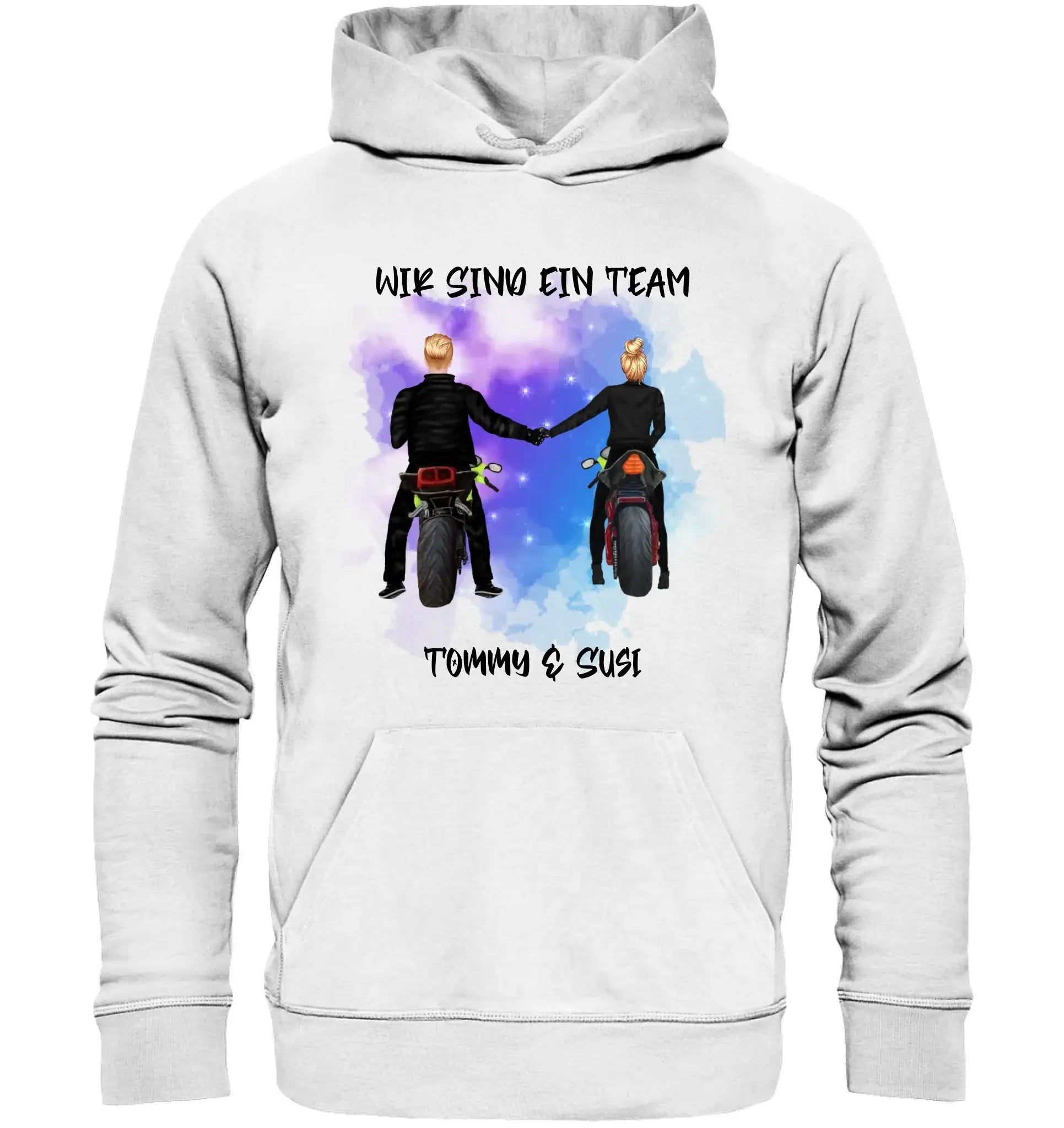 Weißer kapuzenpullover mit grafik von zwei motorradfahrern die hände halten vor lila blauem verlauf und text wir sind ein team tommy & susi