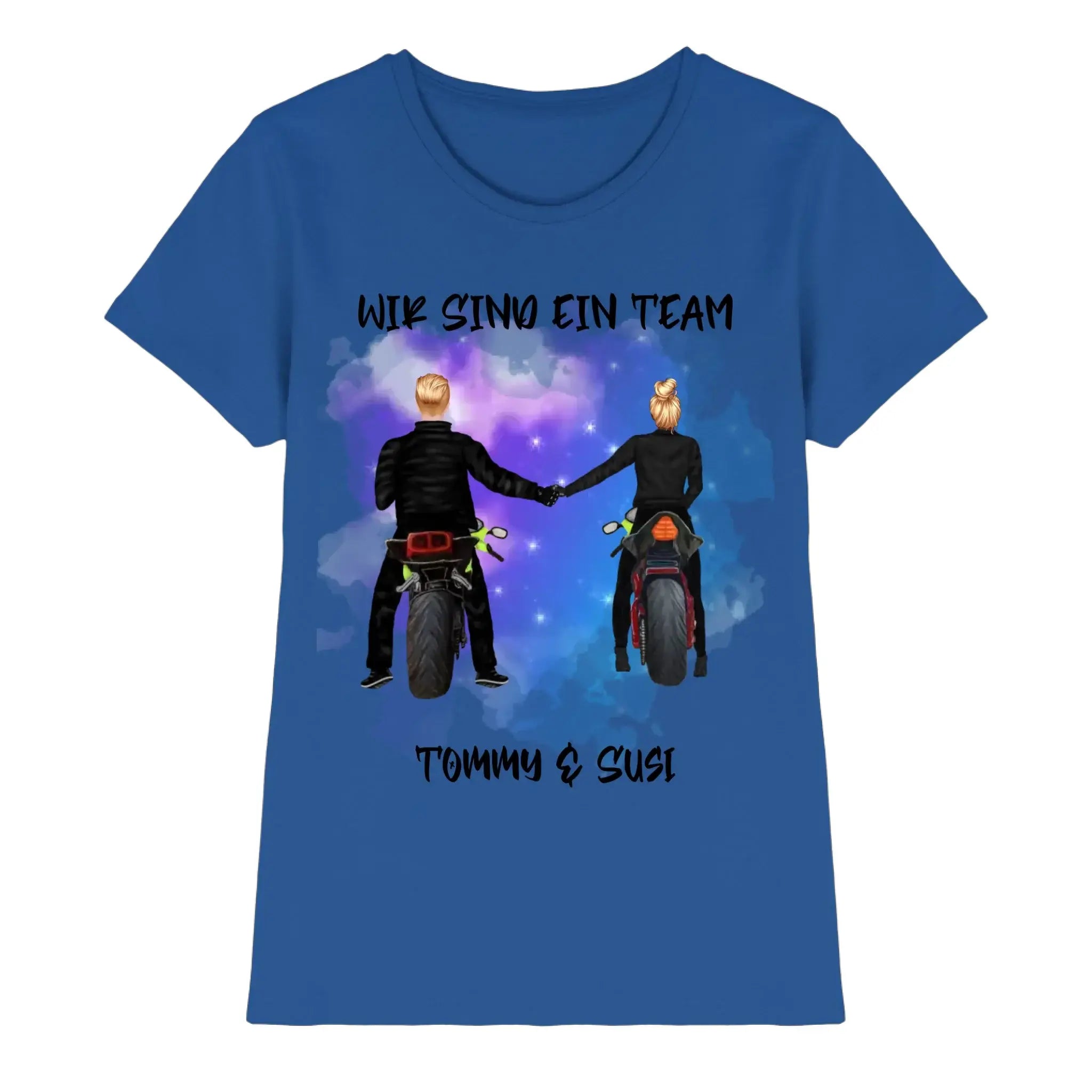 Blaues damen t shirt mit grafik von zwei motorradfahrern und wir sind ein team text mit namen unten