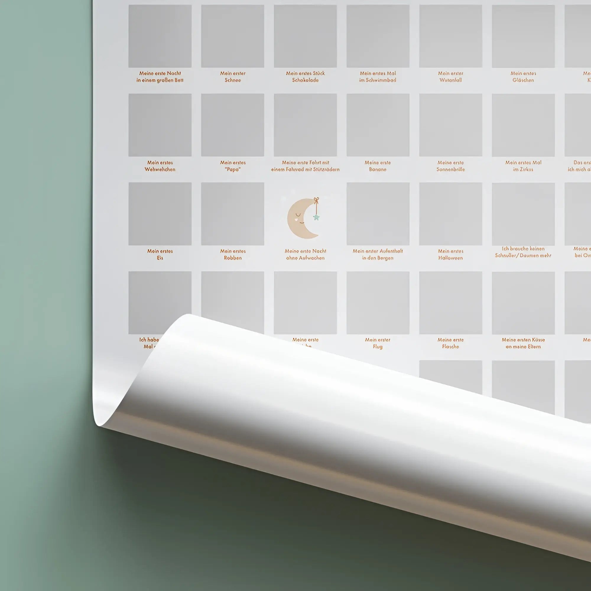 Minimalistischer grauweißer monatlicher meilenstein tracker mit goldener schrift und mondillustration für kinder milestones