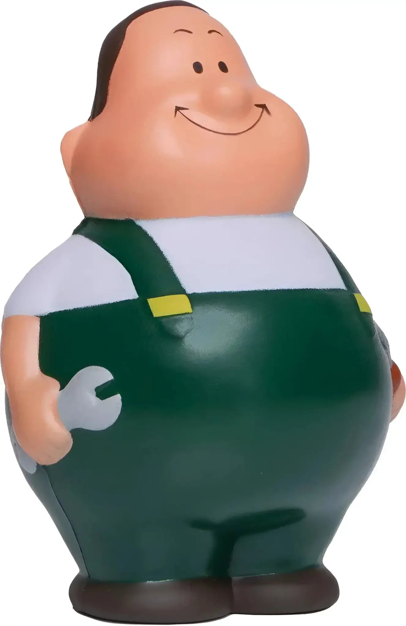 Ein fröhlicher cartoon mechaniker schrauber bert anti-stress-quetsch-figur in grüner overalls mit gelben trägern