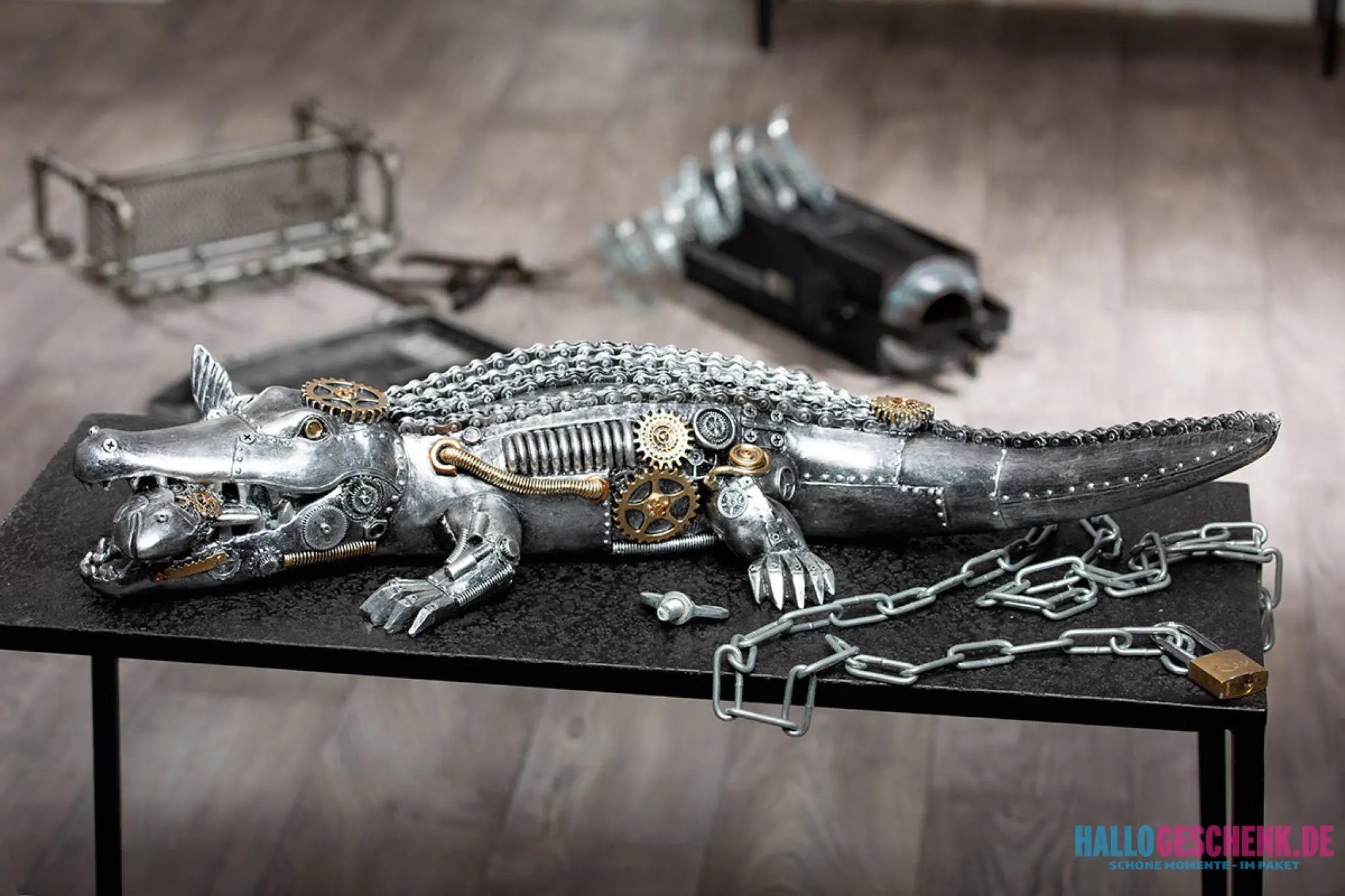 Steampunk: Figur „Crocodile“ • Kunstharz • Silber • 14,5×35,5×60 cm • Gilde - Steampunk