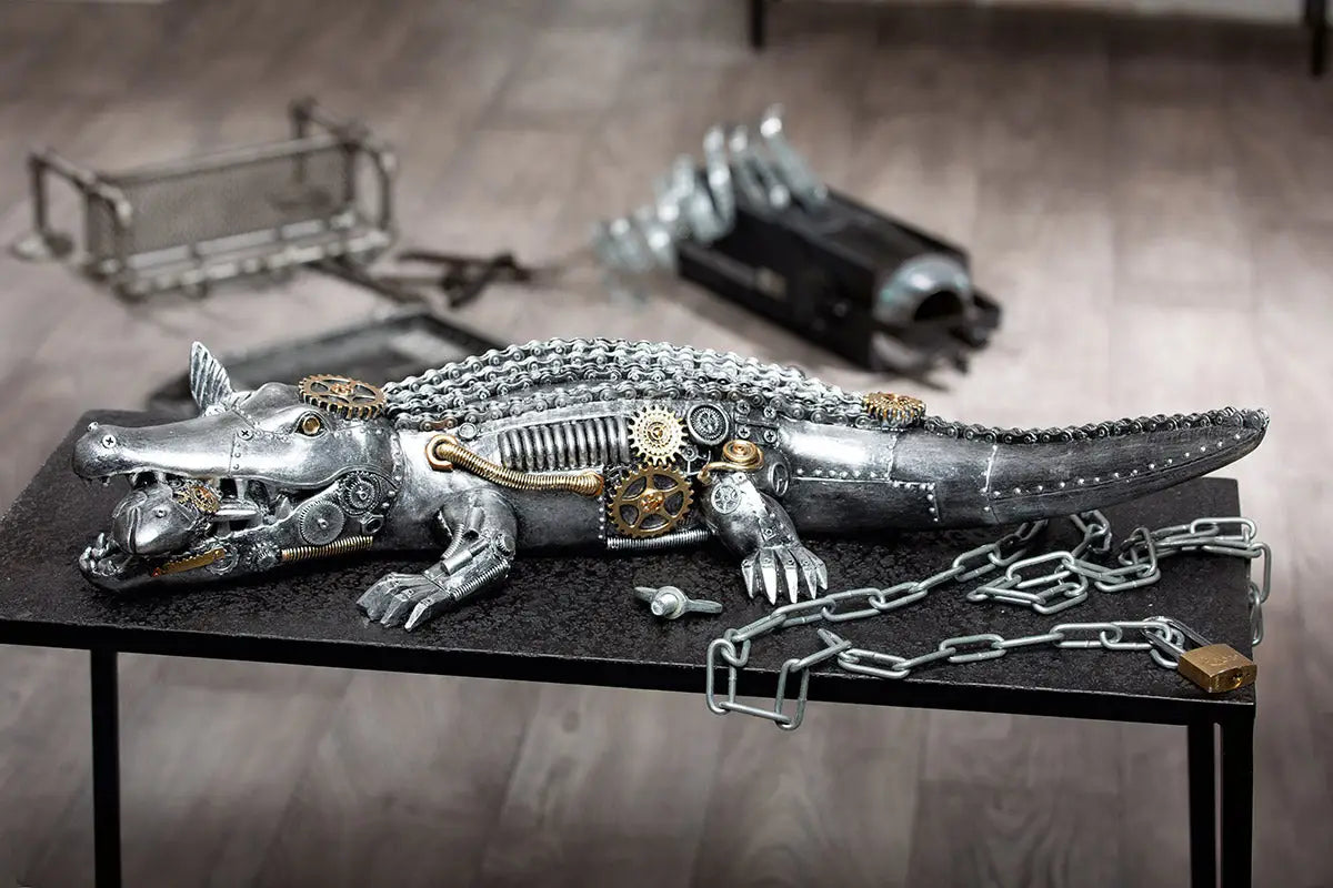 Steampunk: Figur „Crocodile“ • Kunstharz • Silber • 14,5×35,5×60 cm • Gilde - Steampunk