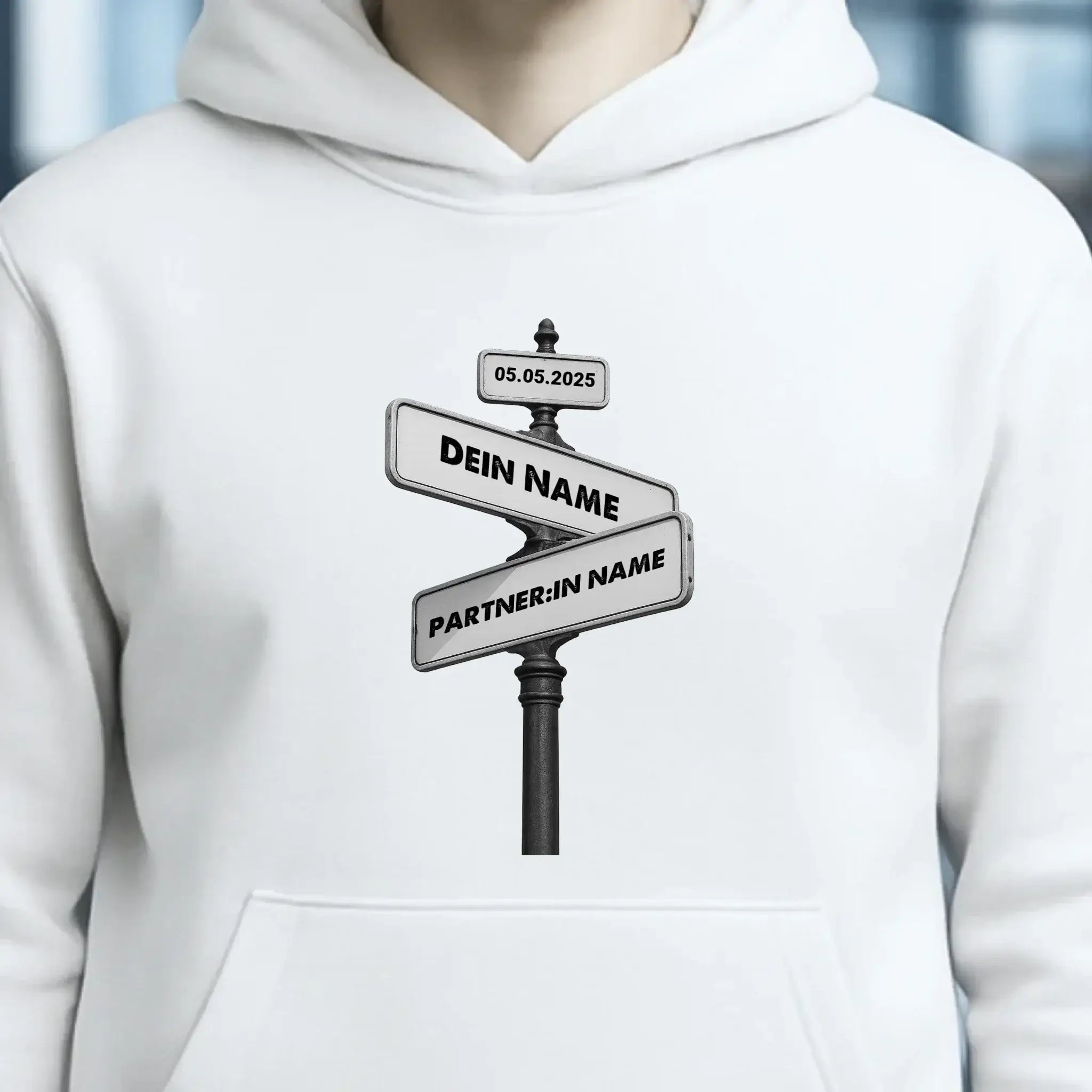 Straßenschild Datum + Wunschtext diverse Hintergründe personalisiert • Unisex Hoodie für Damen & Herren • Bio