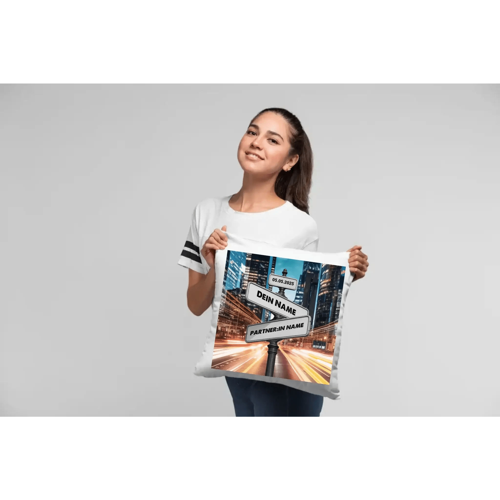 Straßenschild Datum + Wunschtext diverse Hintergründe personalisiert • Kissen 40x40 cm